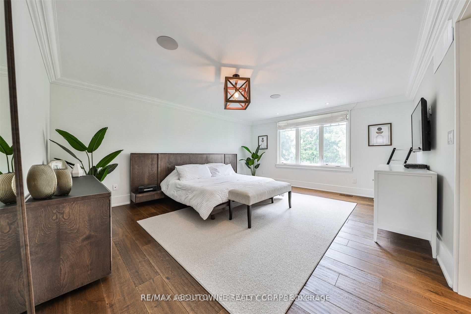 51 Central Dr