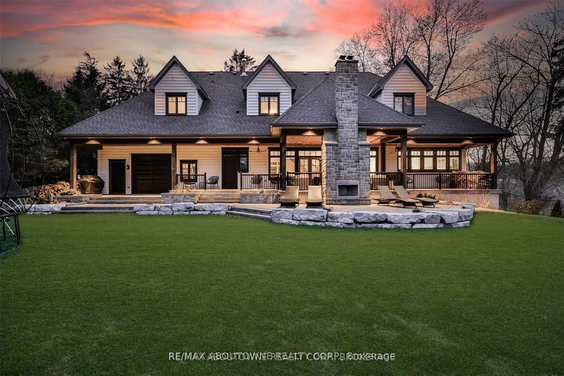 51 Central Dr