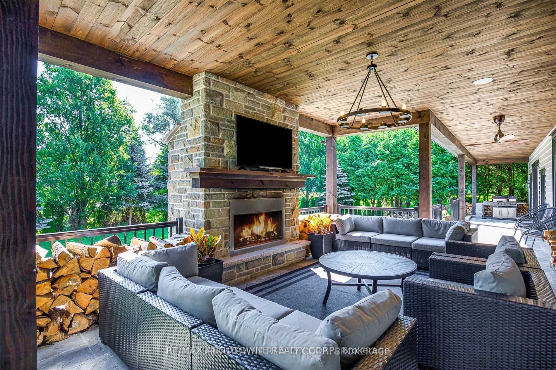 51 Central Dr