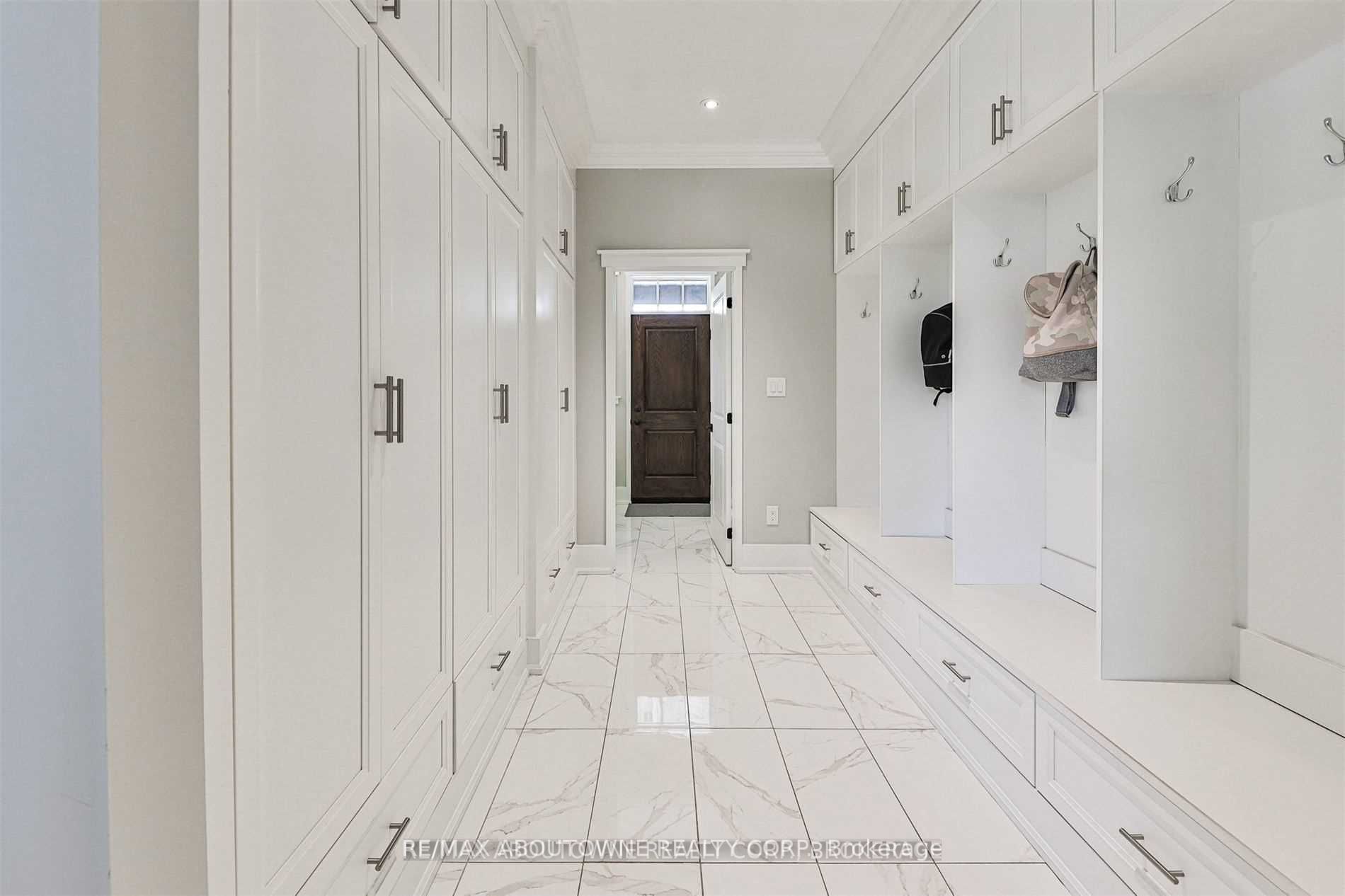 51 Central Dr