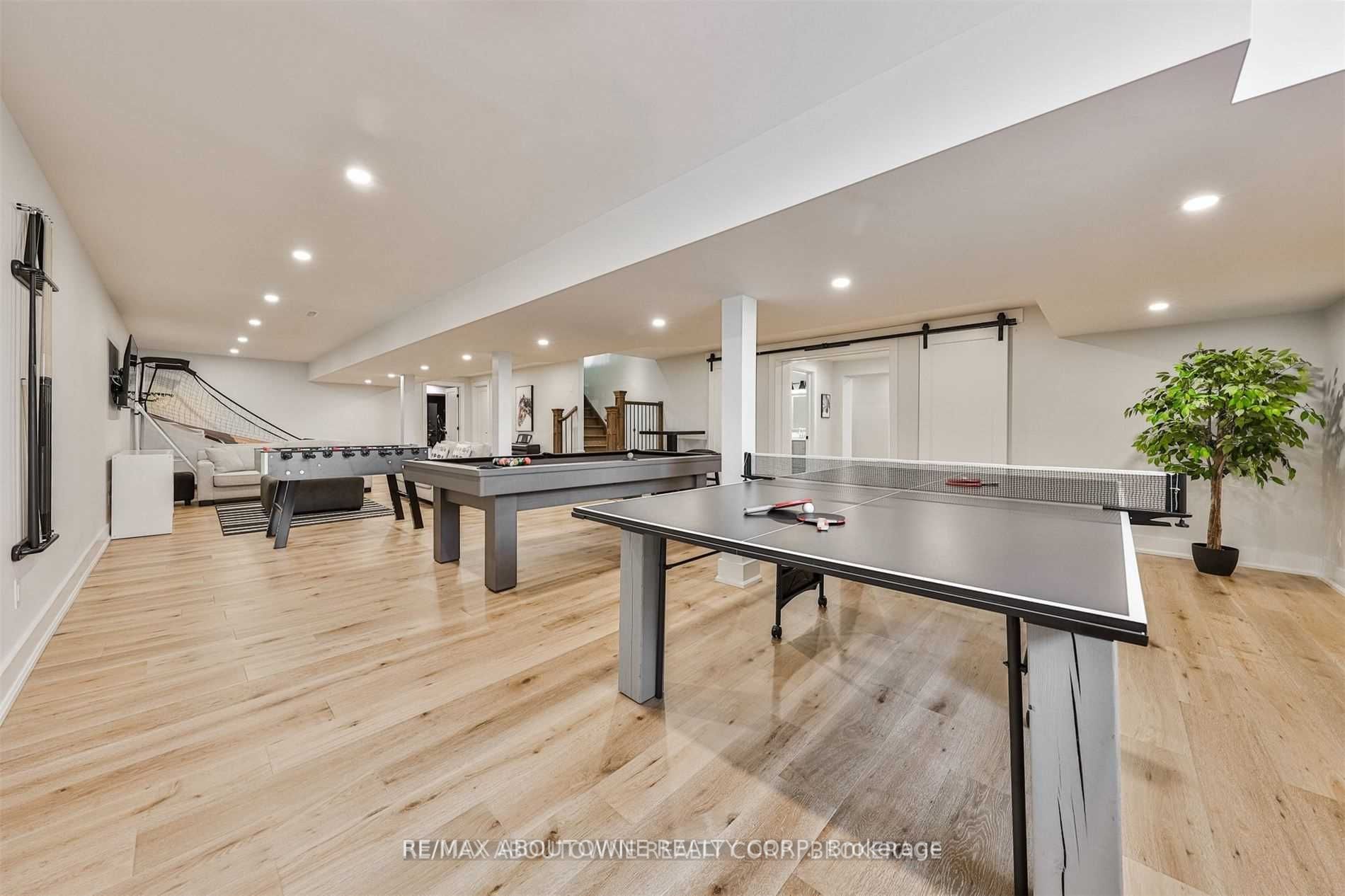 51 Central Dr