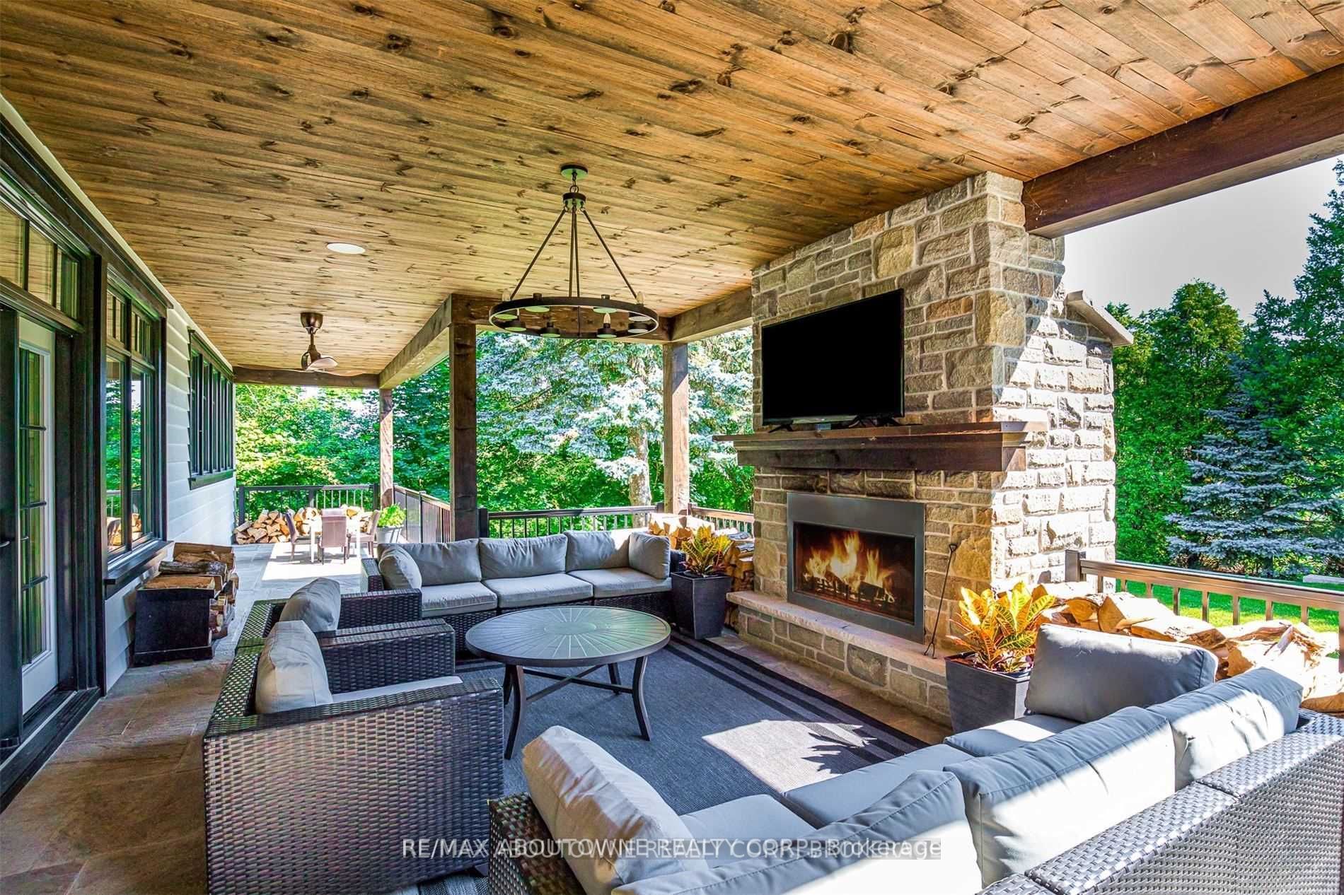 51 Central Dr