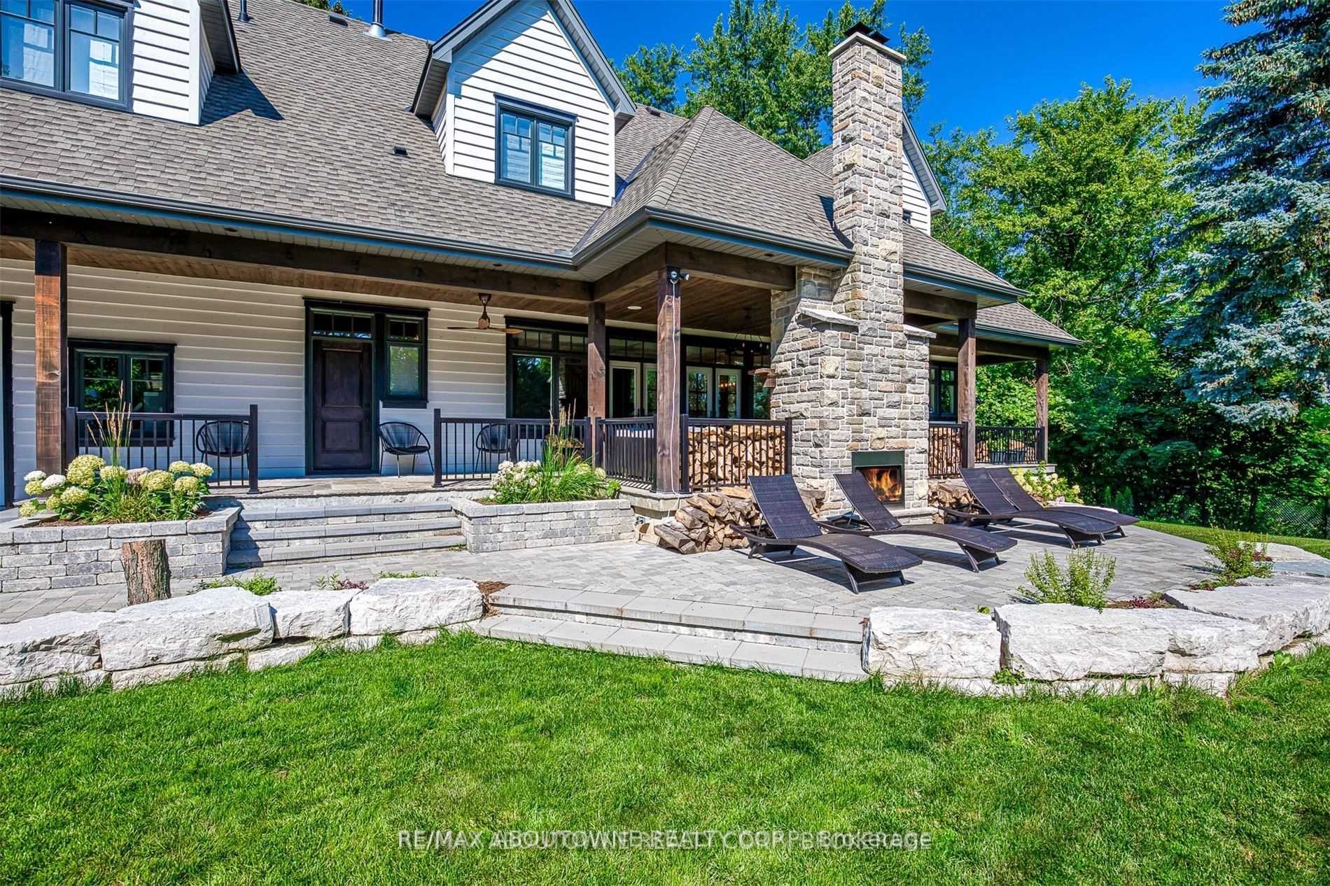 51 Central Dr