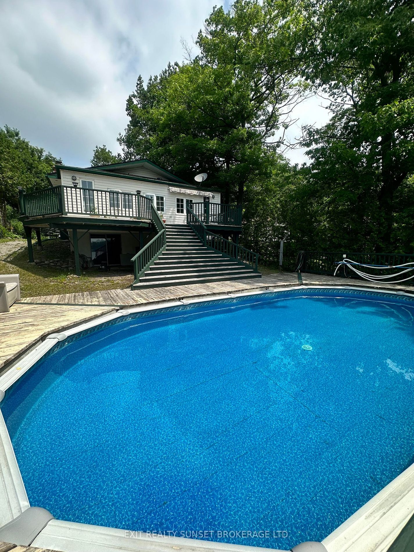 76 Charlore Park Dr