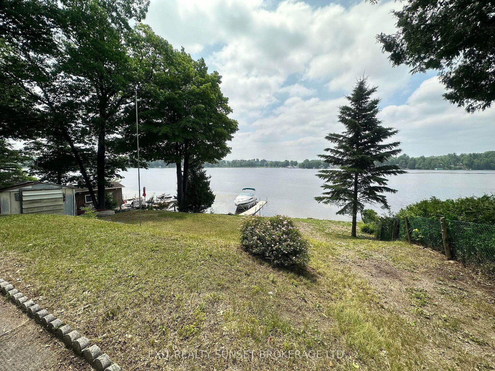 76 Charlore Park Dr