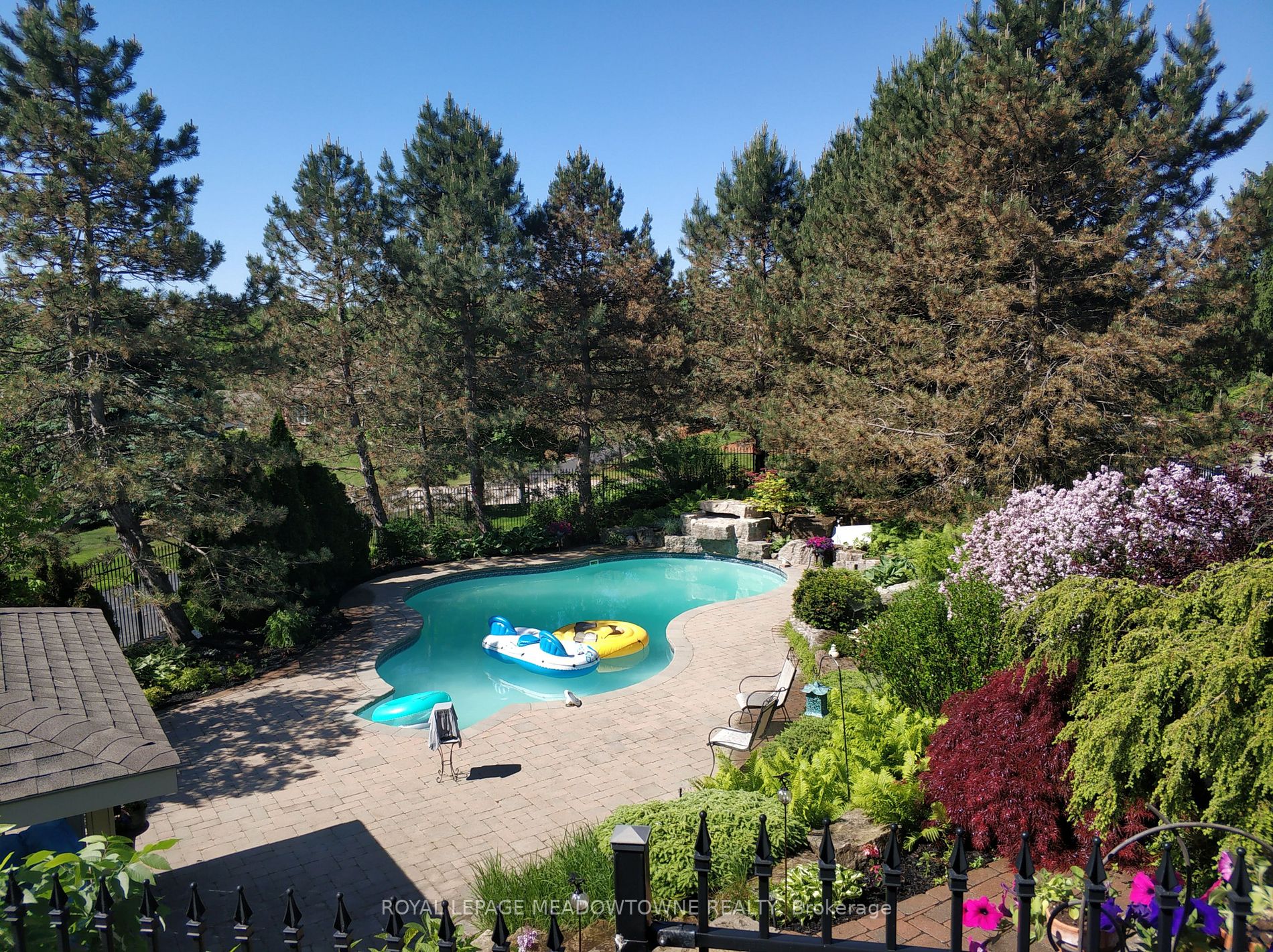 9 Palomino Dr