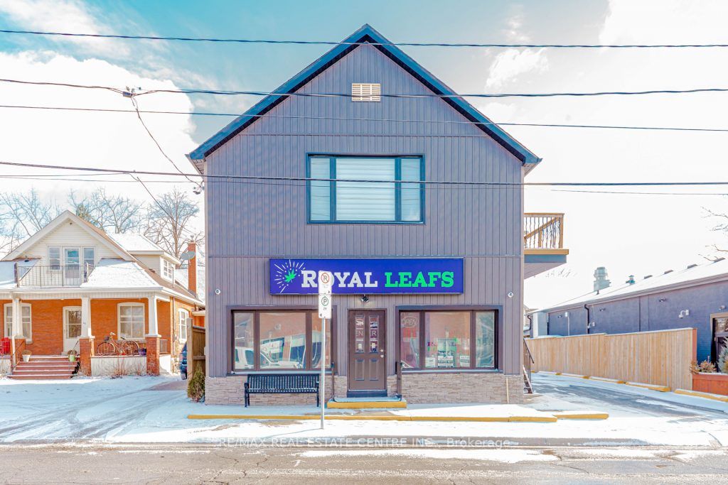 40 Main St N