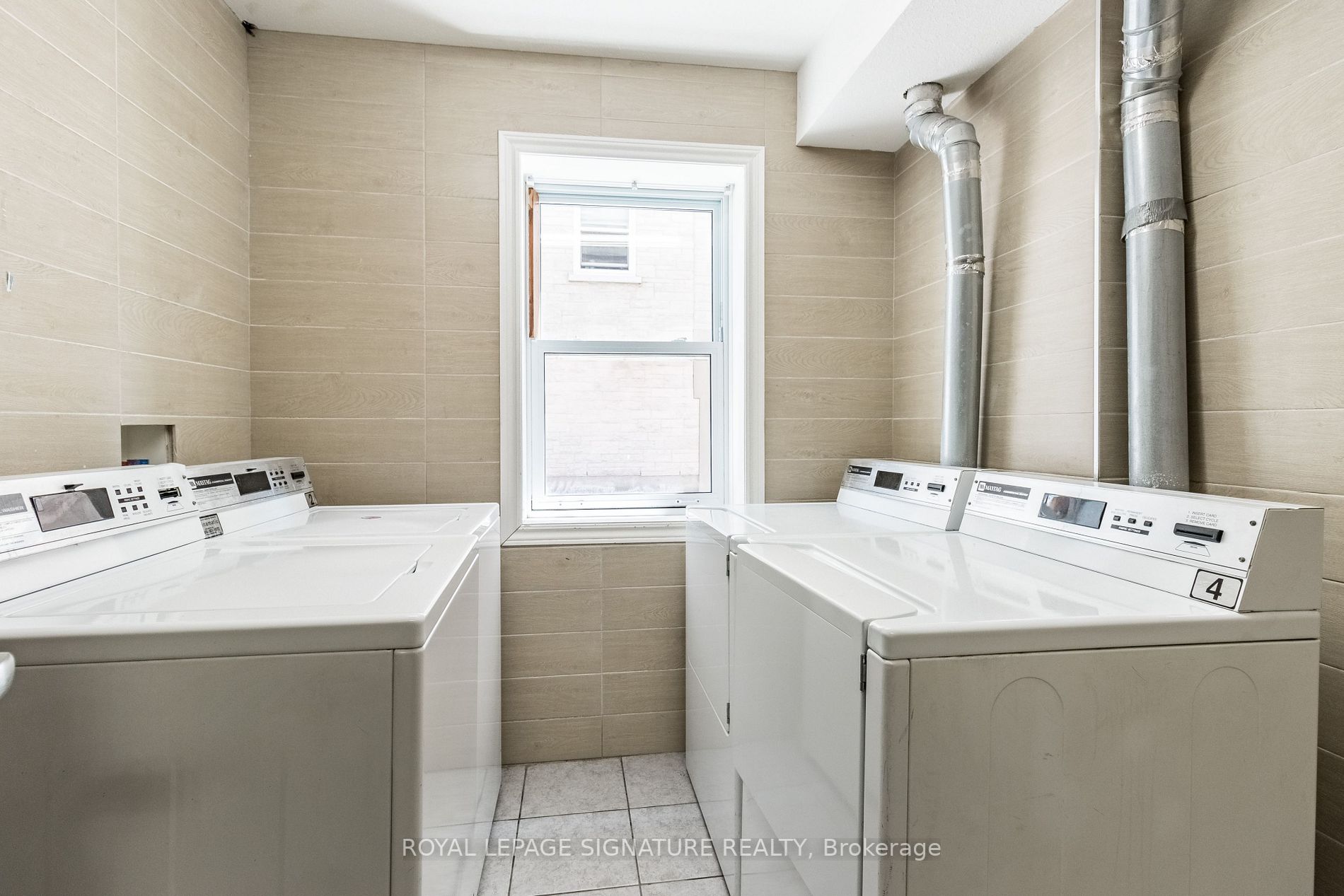 253 Lester Street, #101