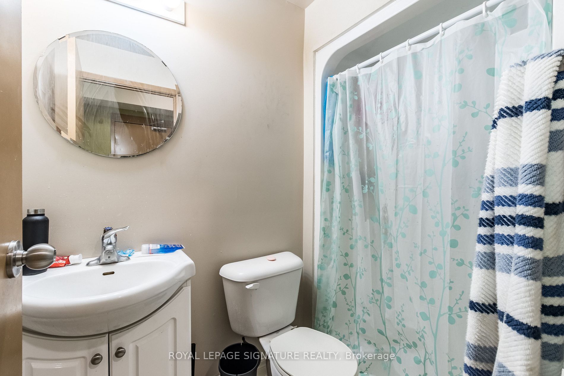253 Lester Street, #101