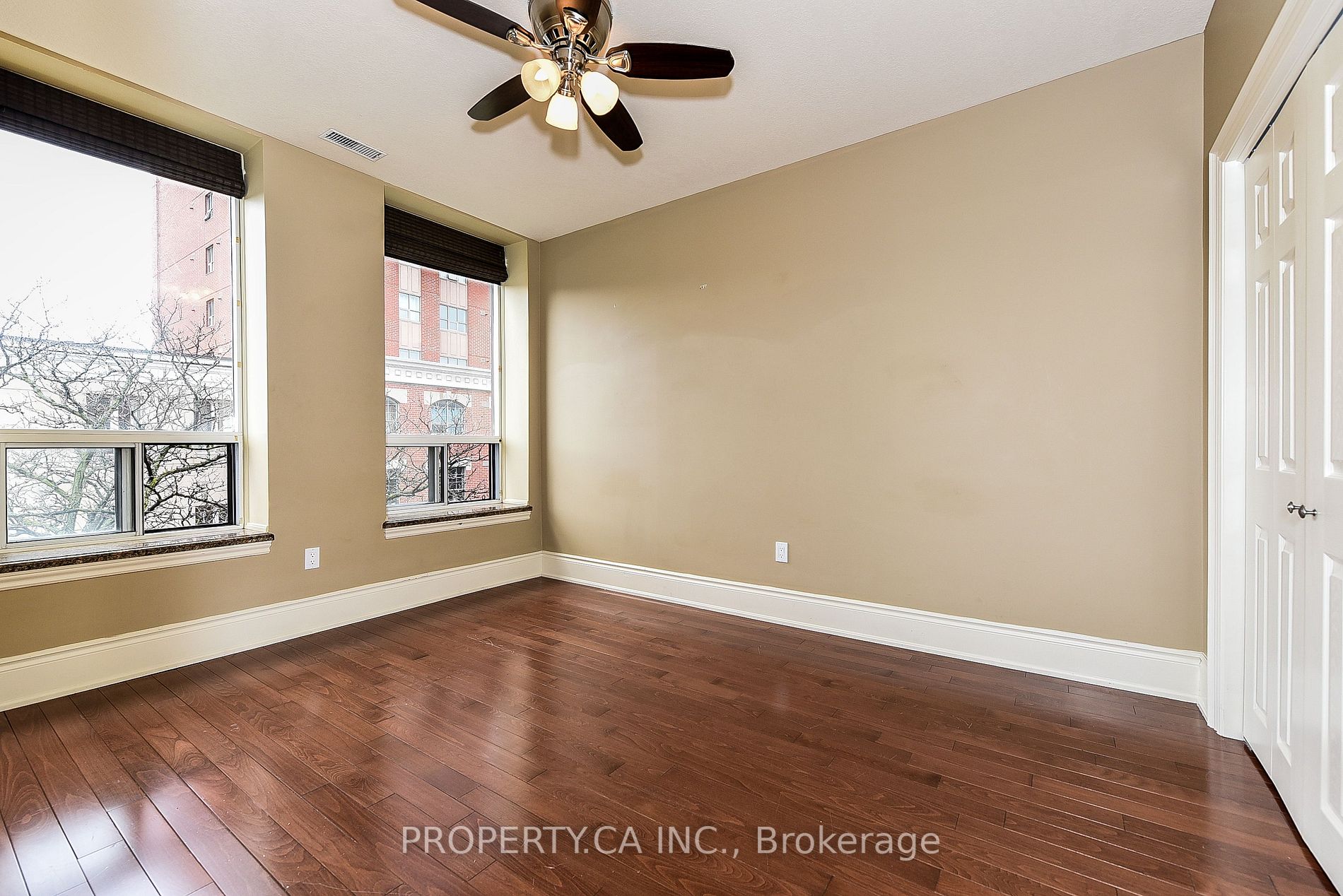 283 King Street E, #302