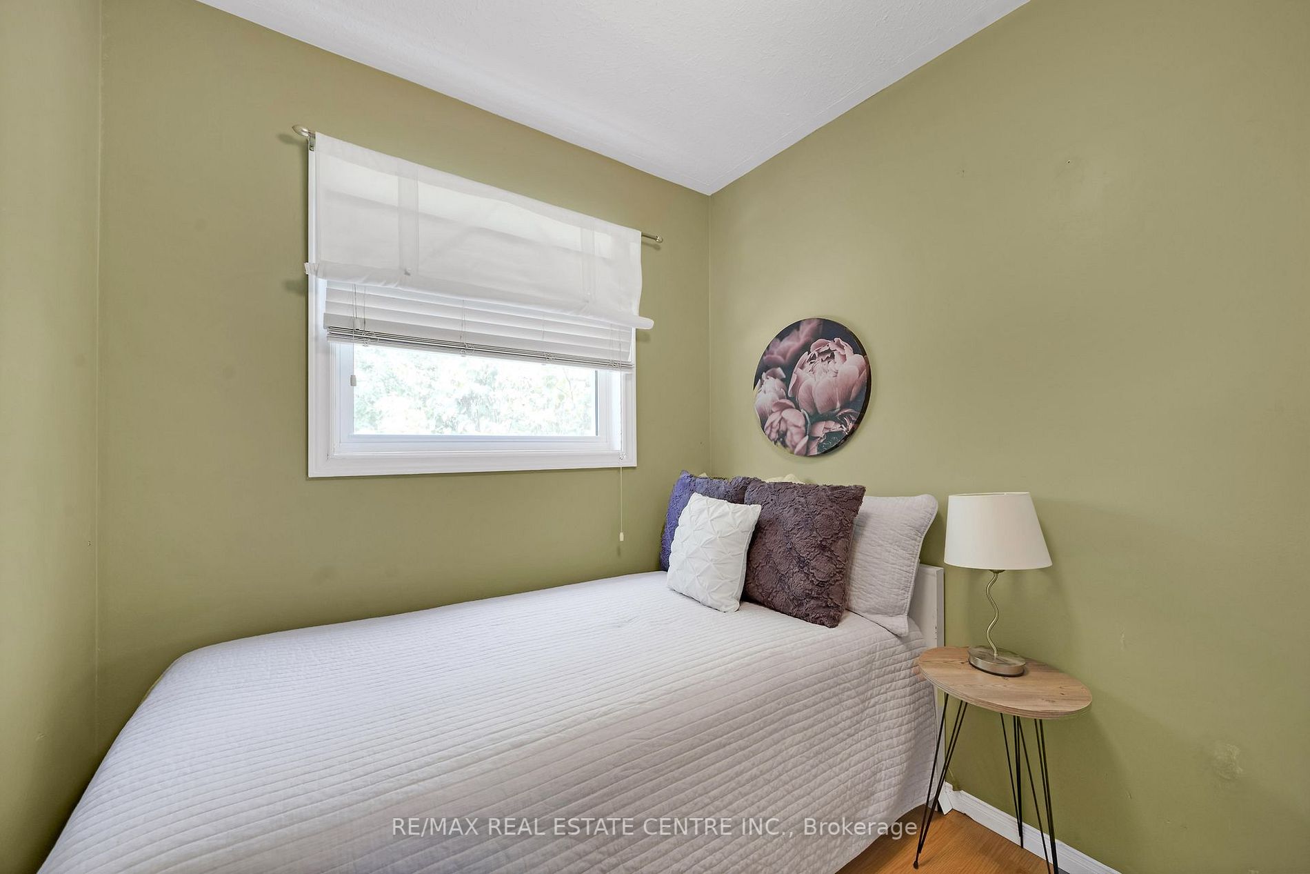 1 Elizabeth Crescent