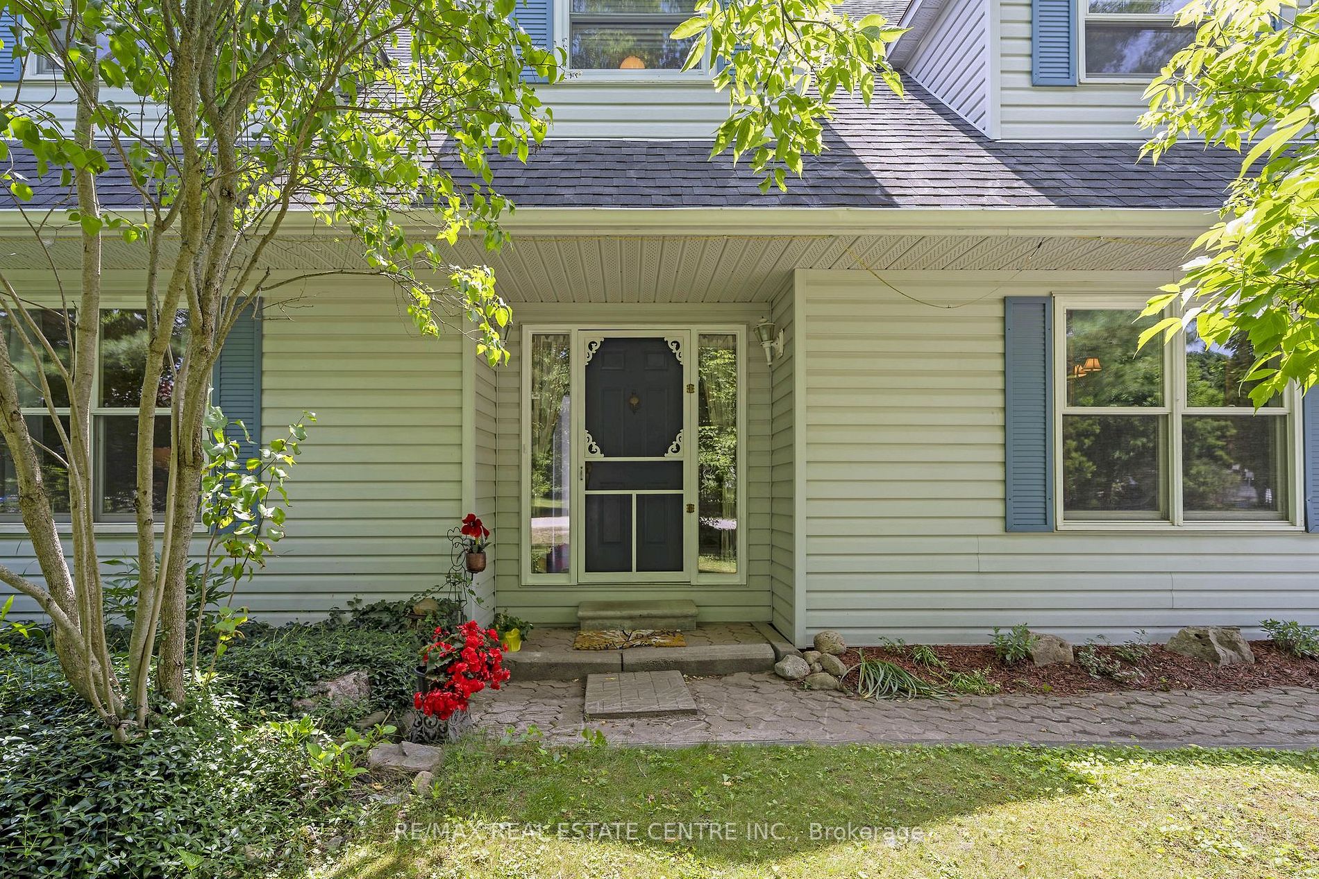 1 Elizabeth Crescent