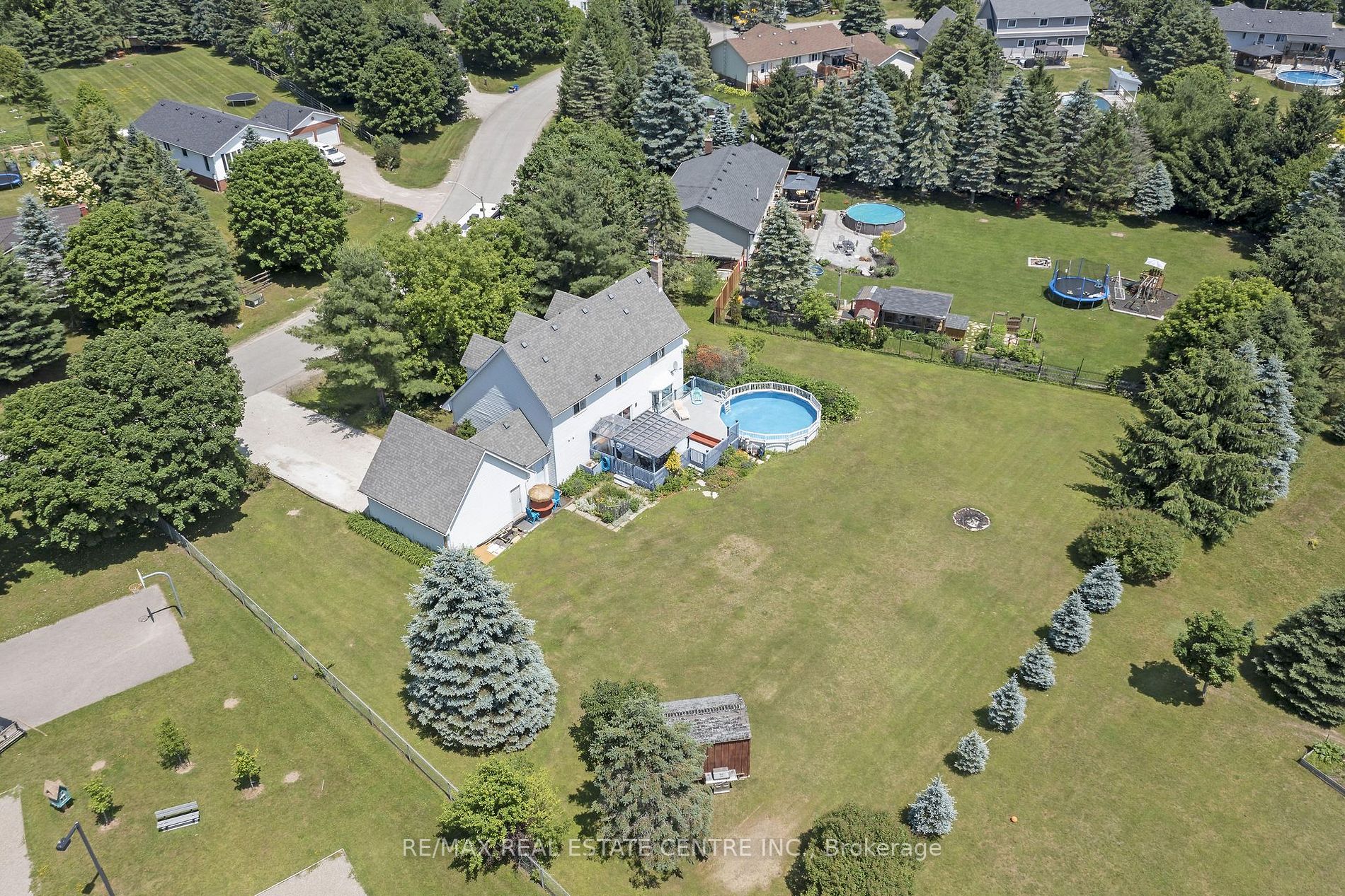 1 Elizabeth Crescent