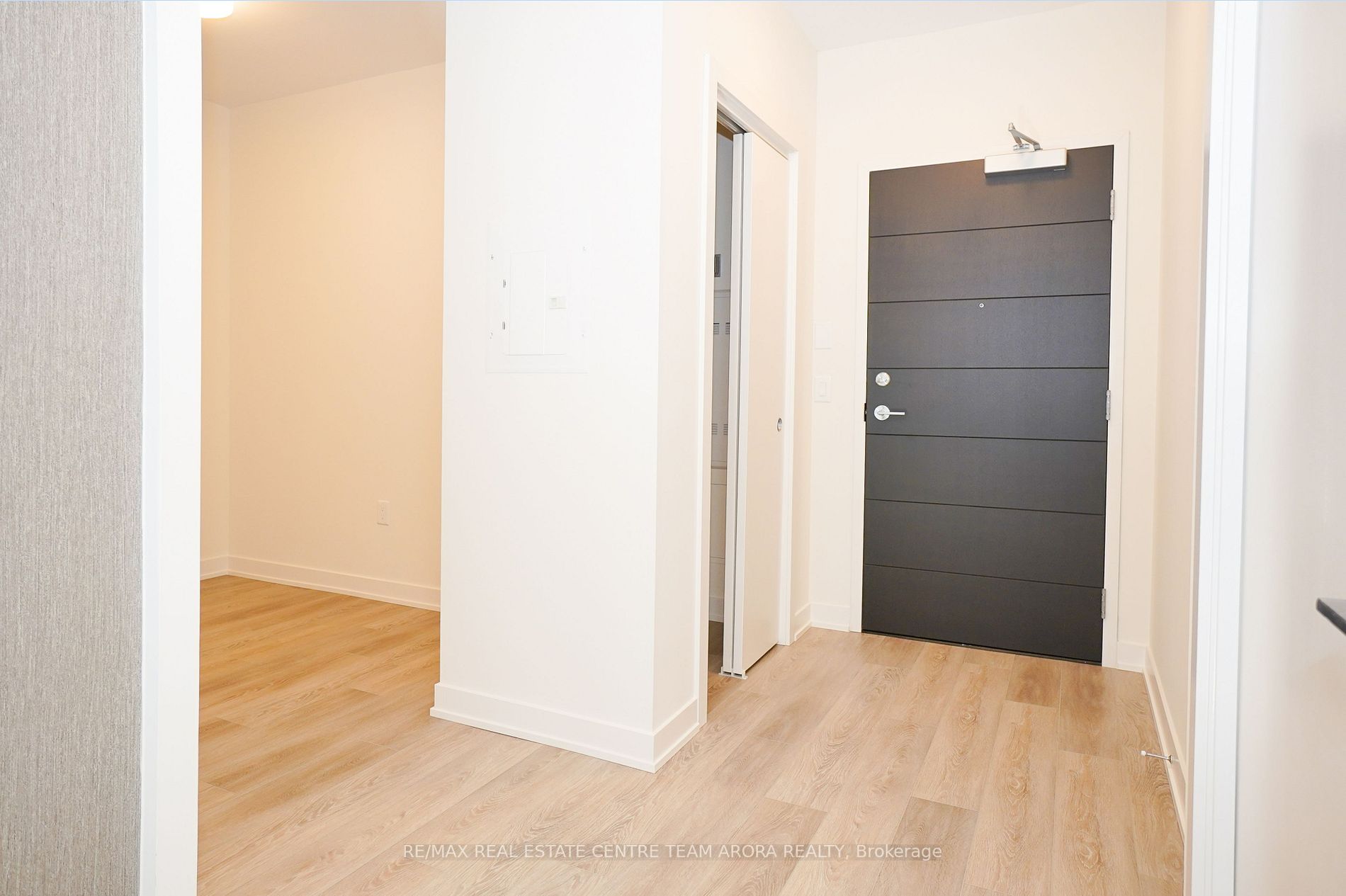 212 King William St, #812