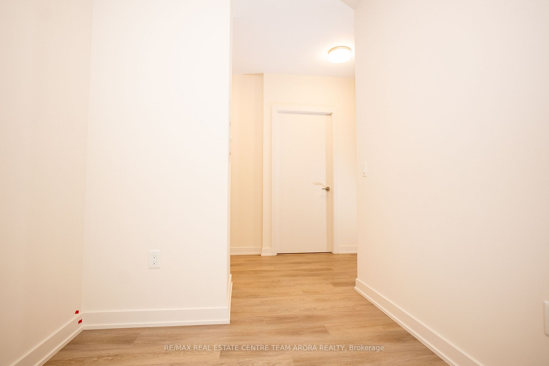 212 King William St, #812