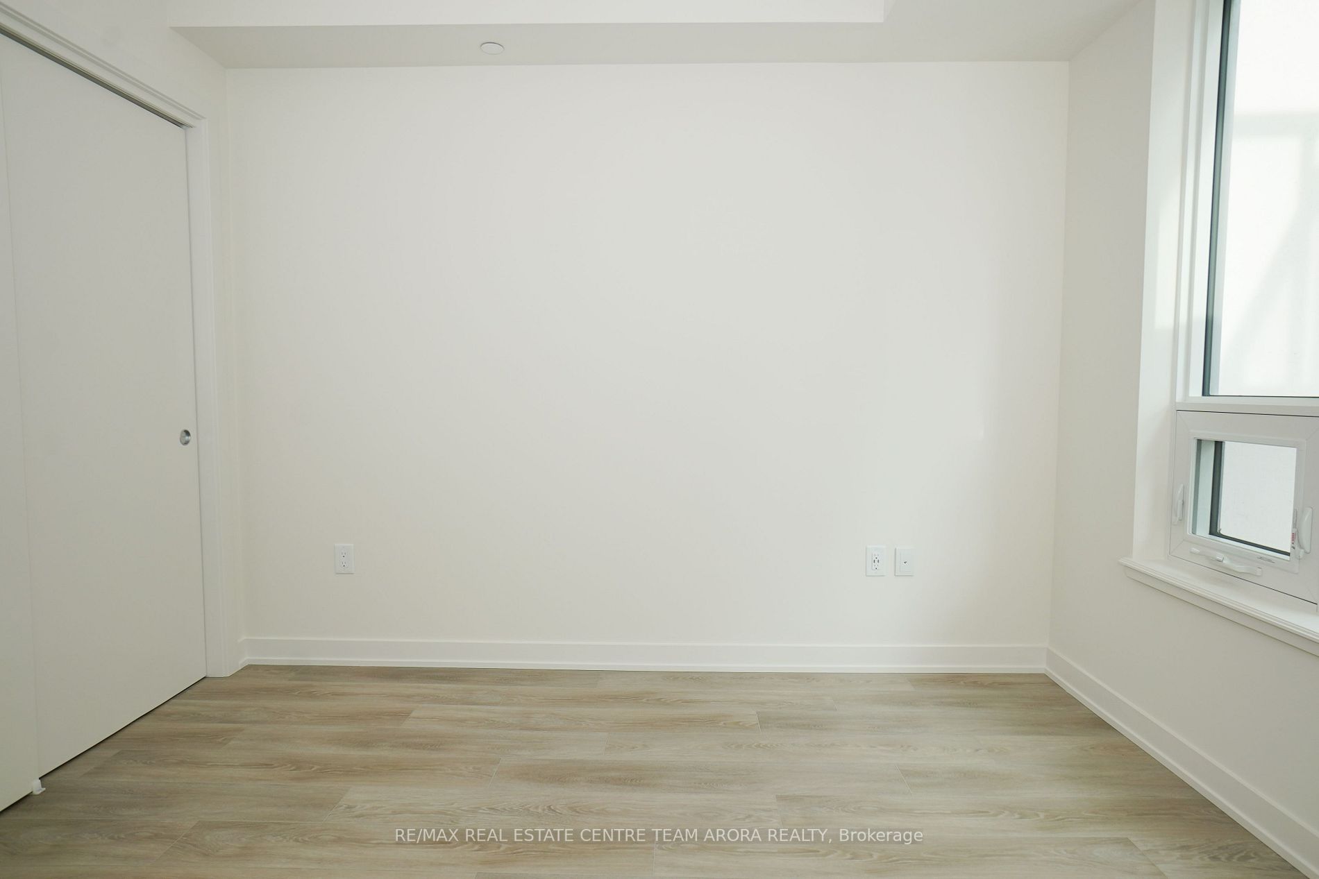 212 King William St, #812