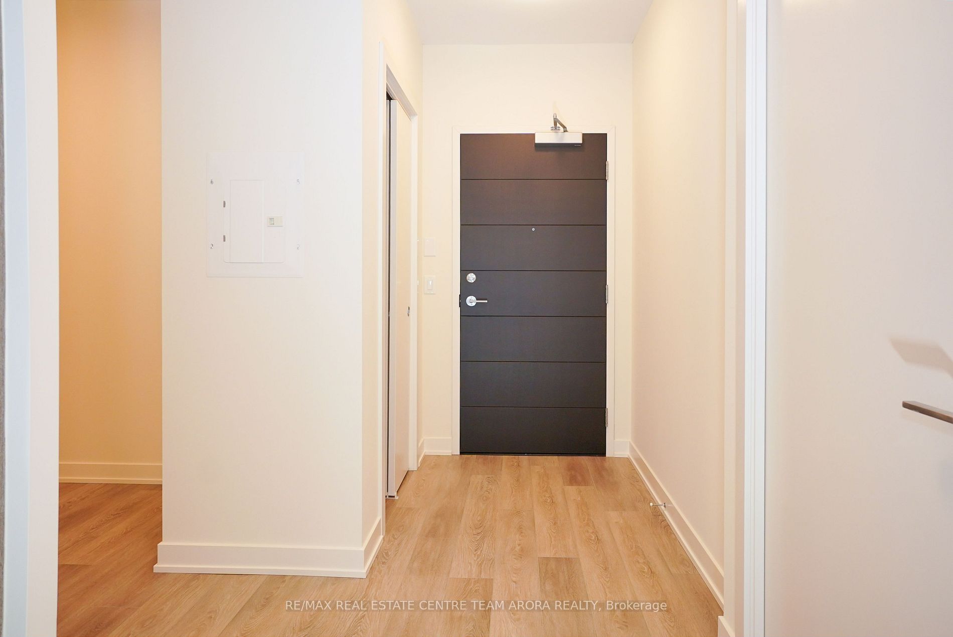 212 King William St, #812