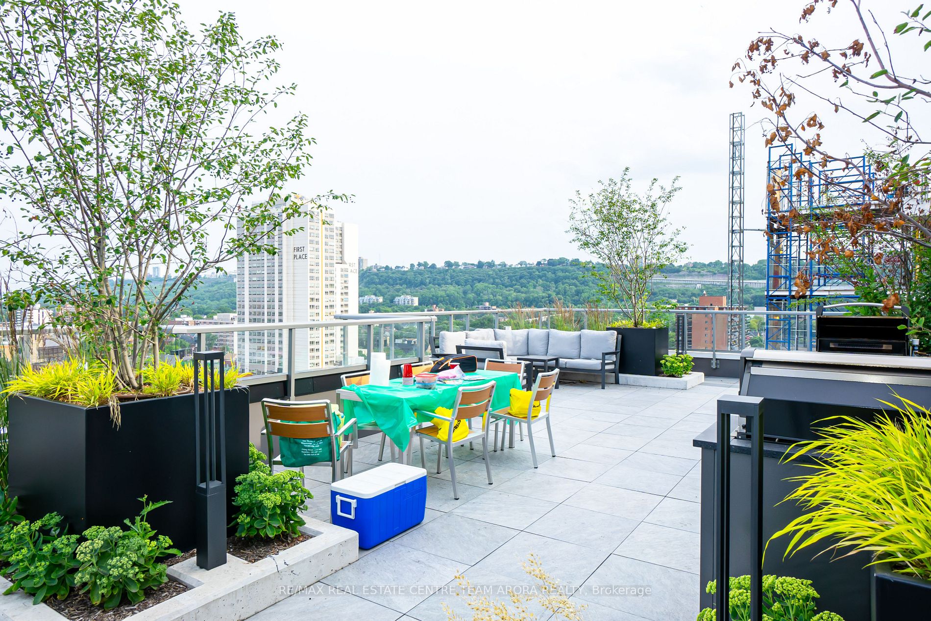 212 King William St, #812