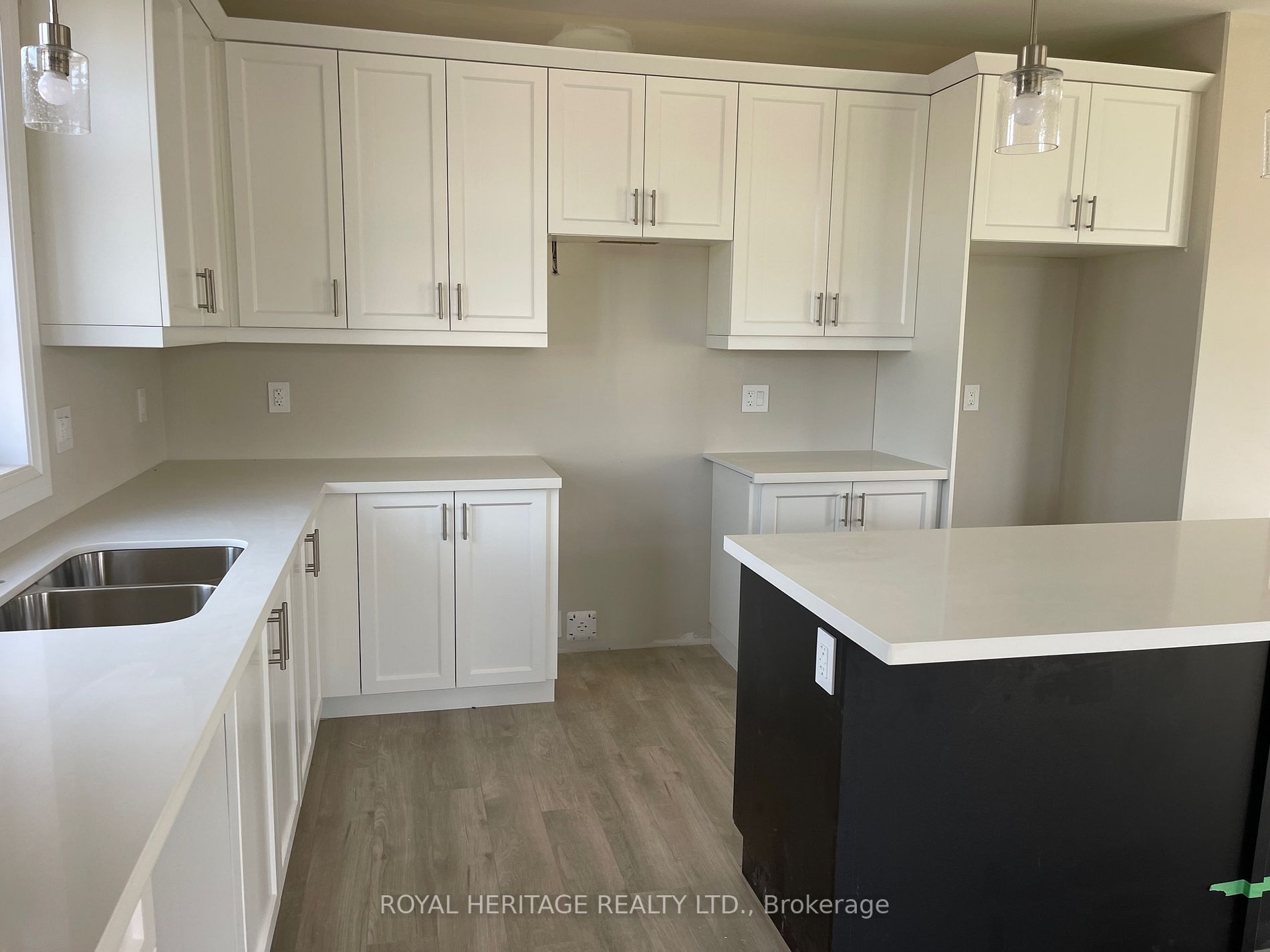 4 Sunridge Crt