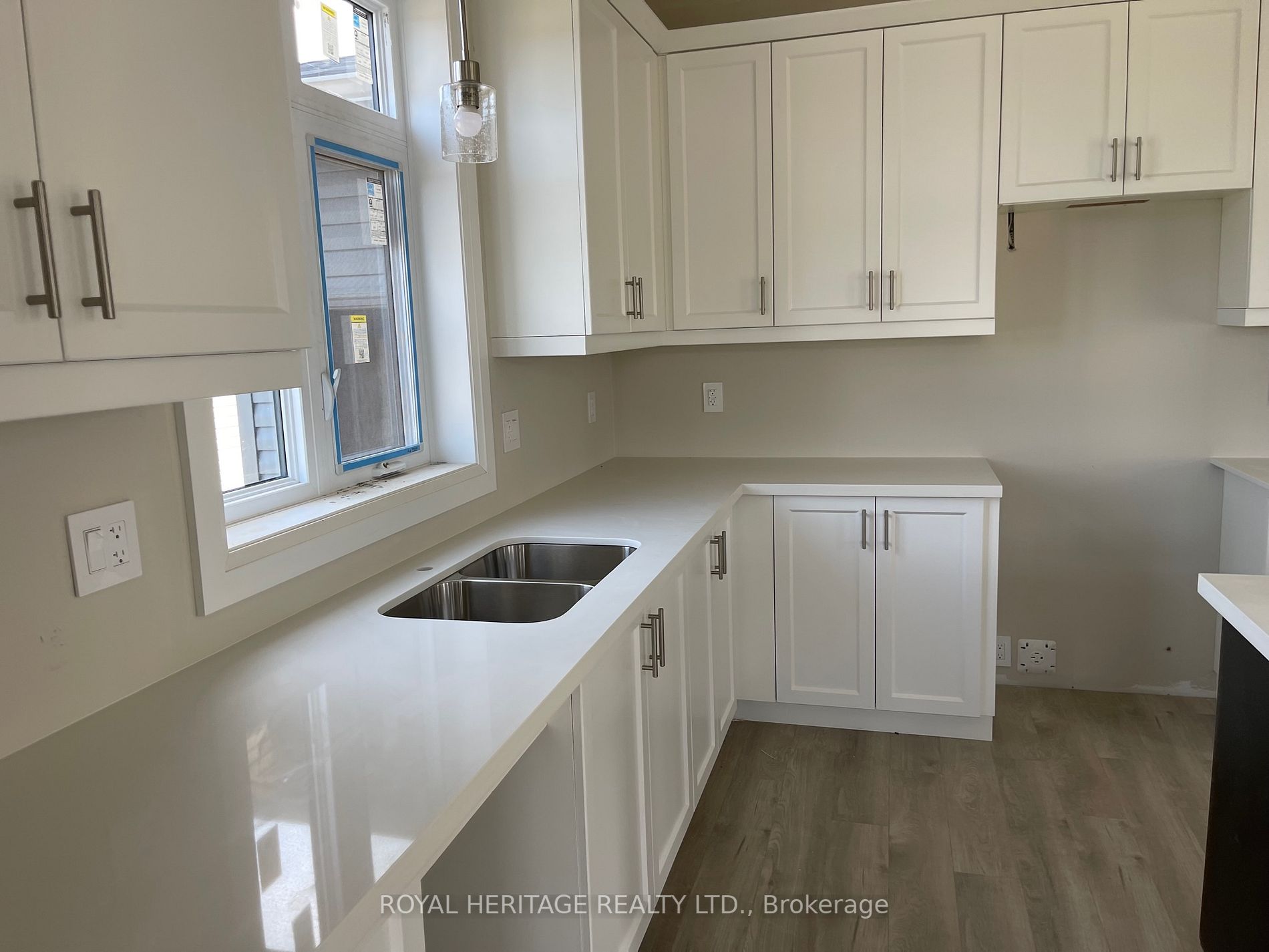 4 Sunridge Crt