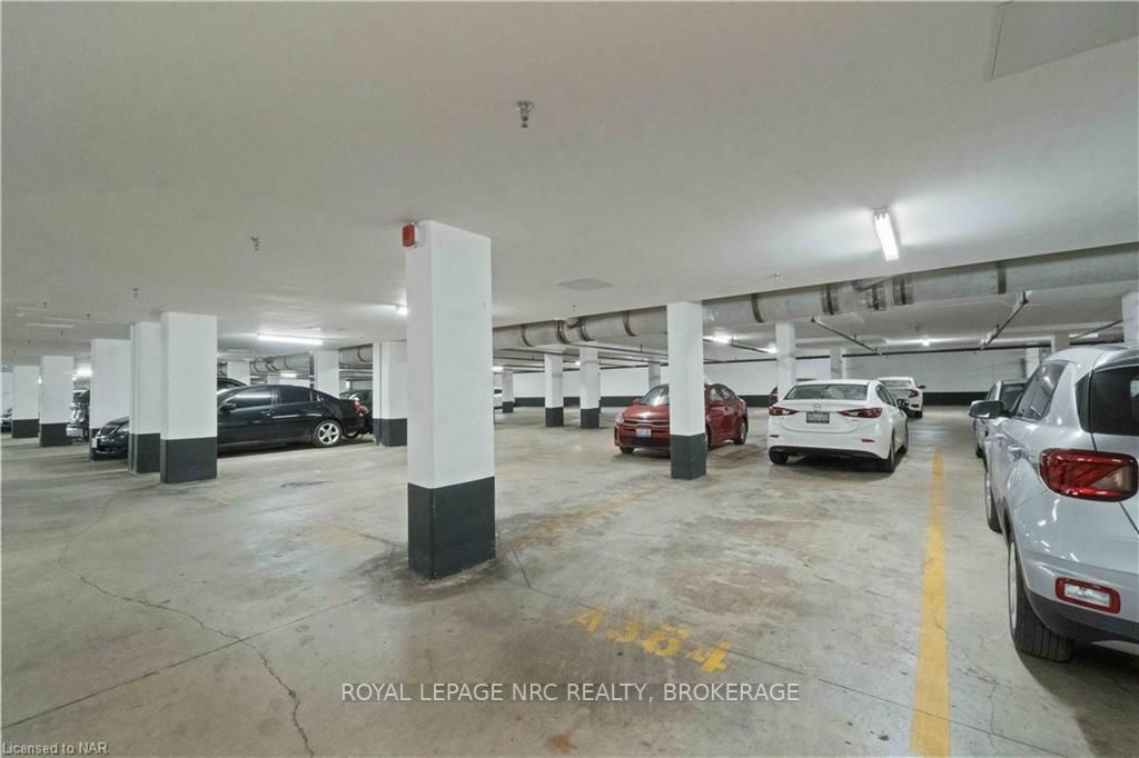 16 Concord Pl, #429