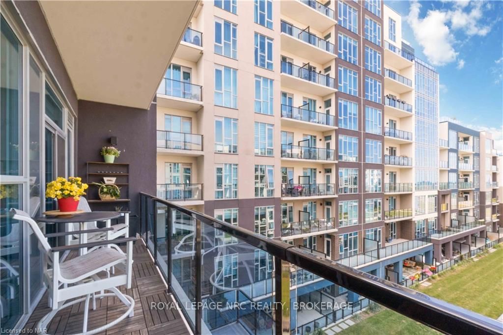 16 Concord Pl, #429