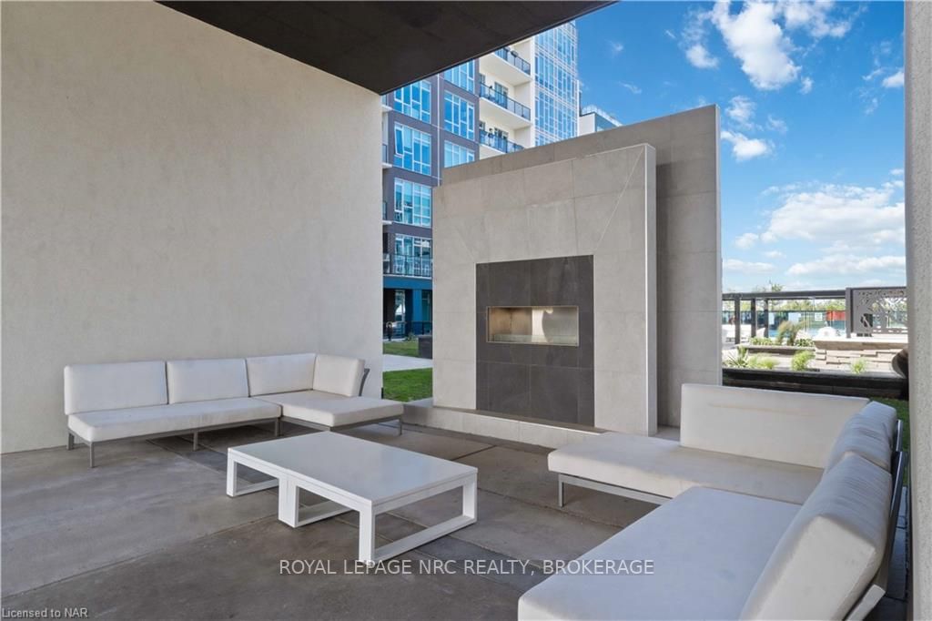 16 Concord Pl, #429