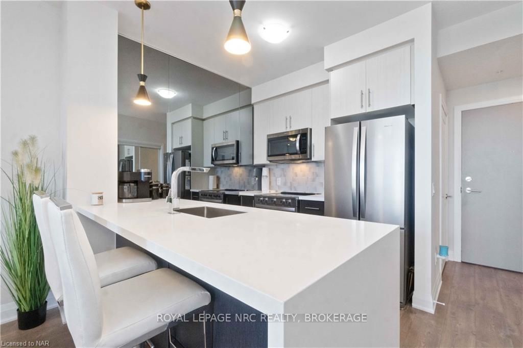16 Concord Pl, #429