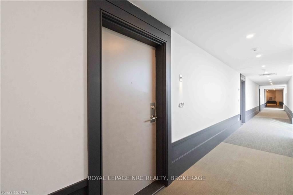 16 Concord Pl, #429