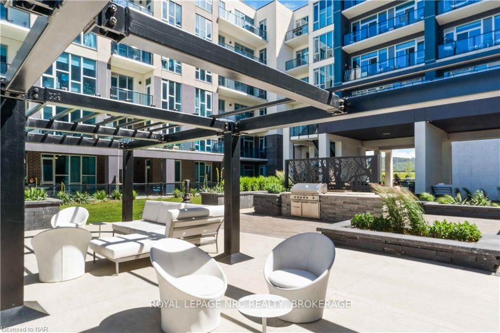 16 Concord Pl, #429