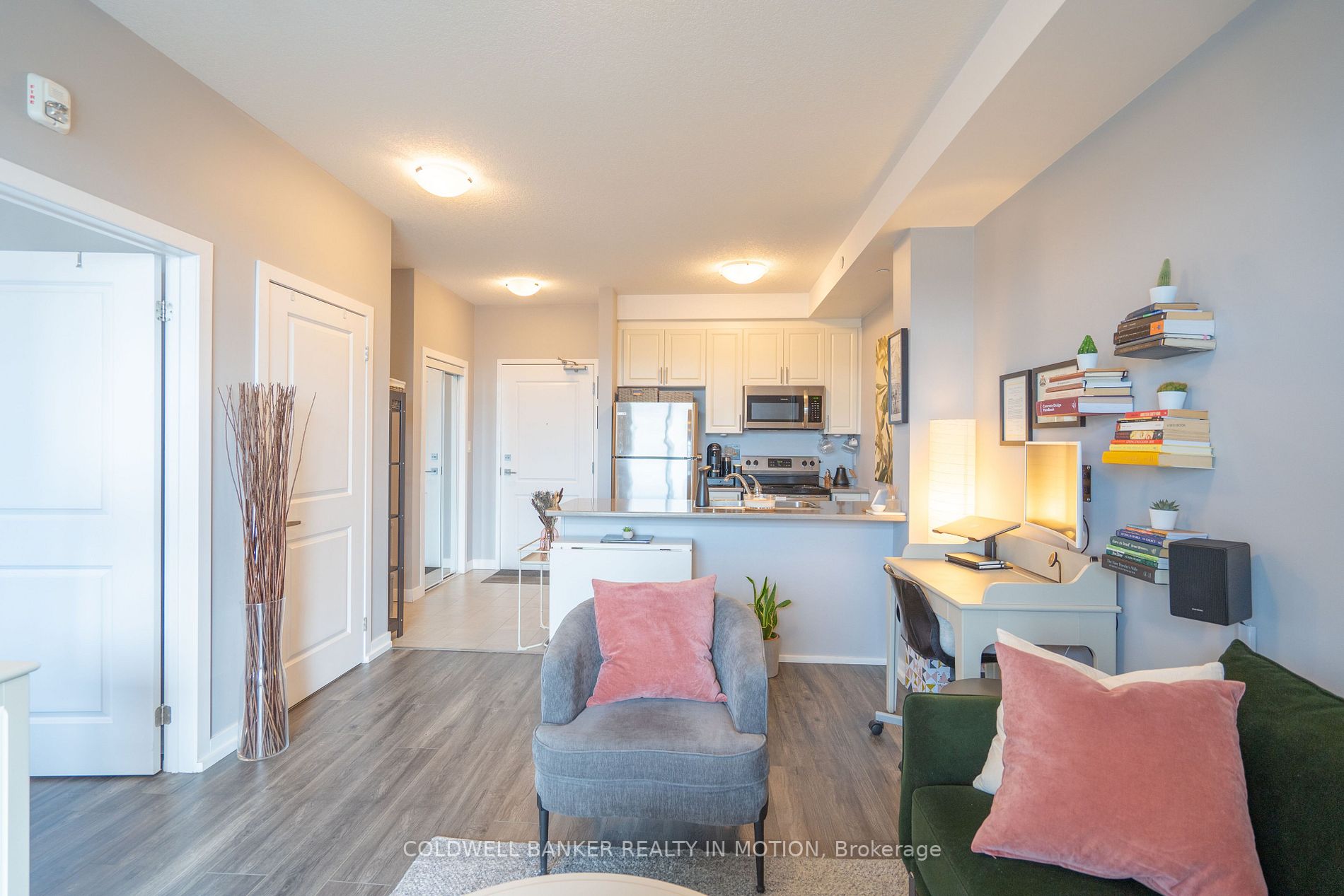 101 Shoreview Pl, #617