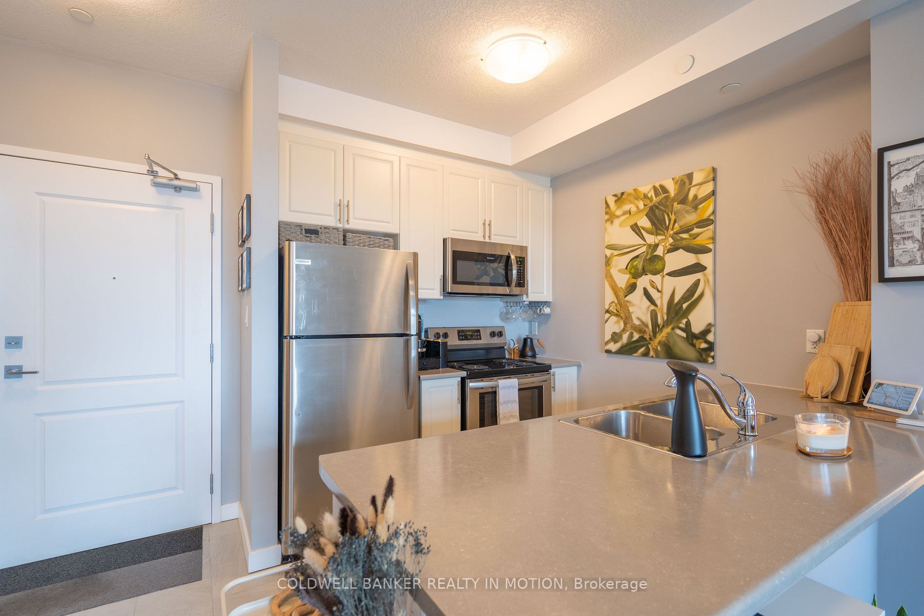 101 Shoreview Pl, #617