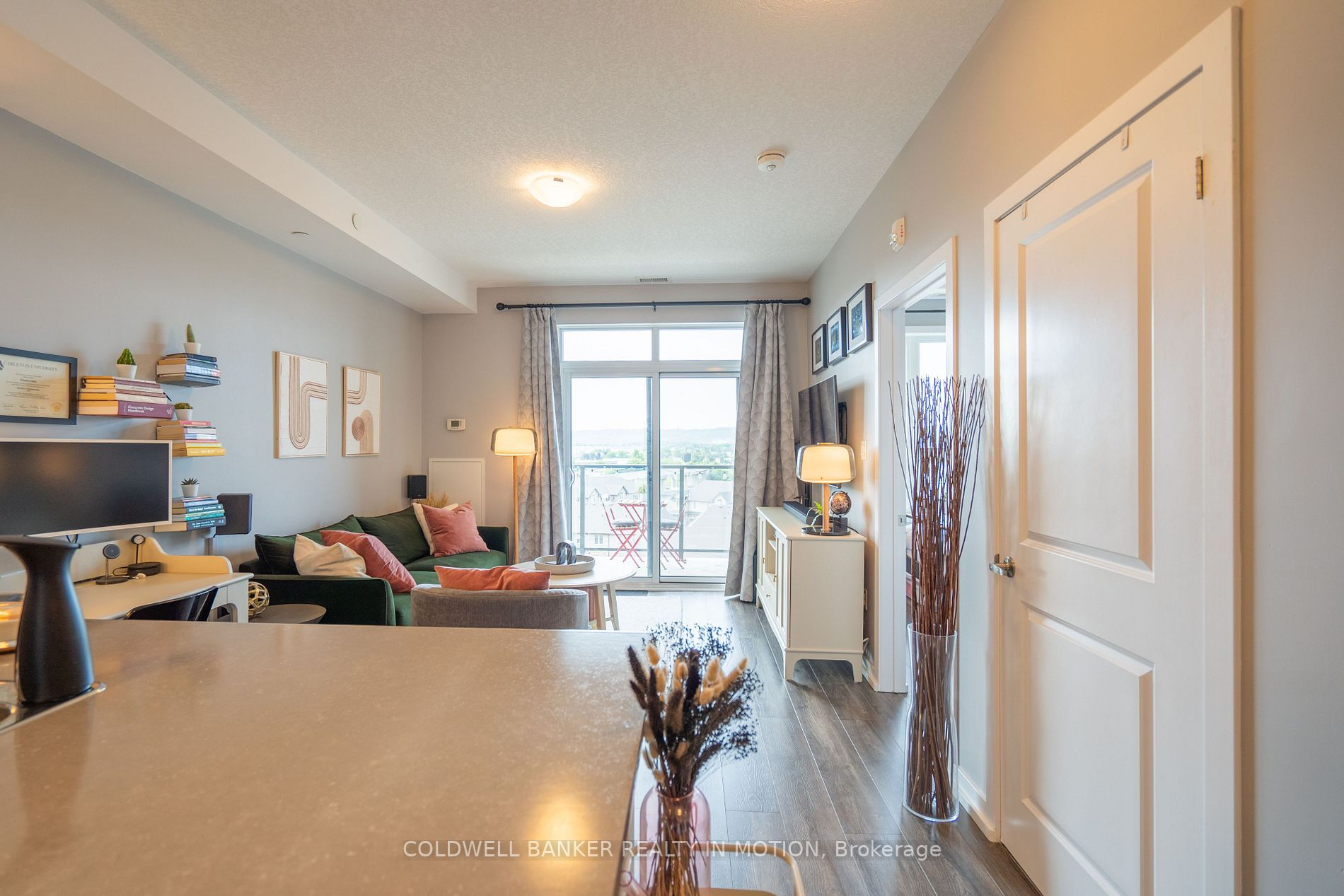 101 Shoreview Pl, #617