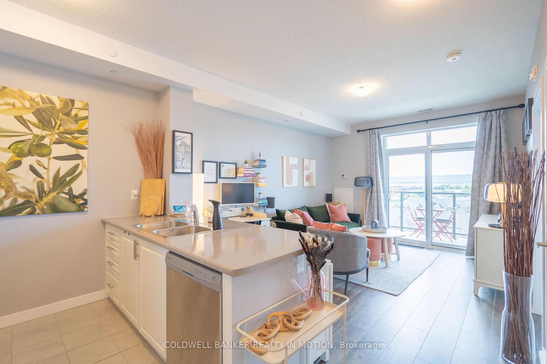 101 Shoreview Pl, #617