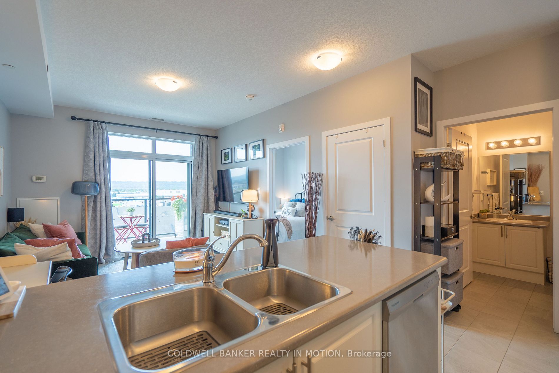 101 Shoreview Pl, #617