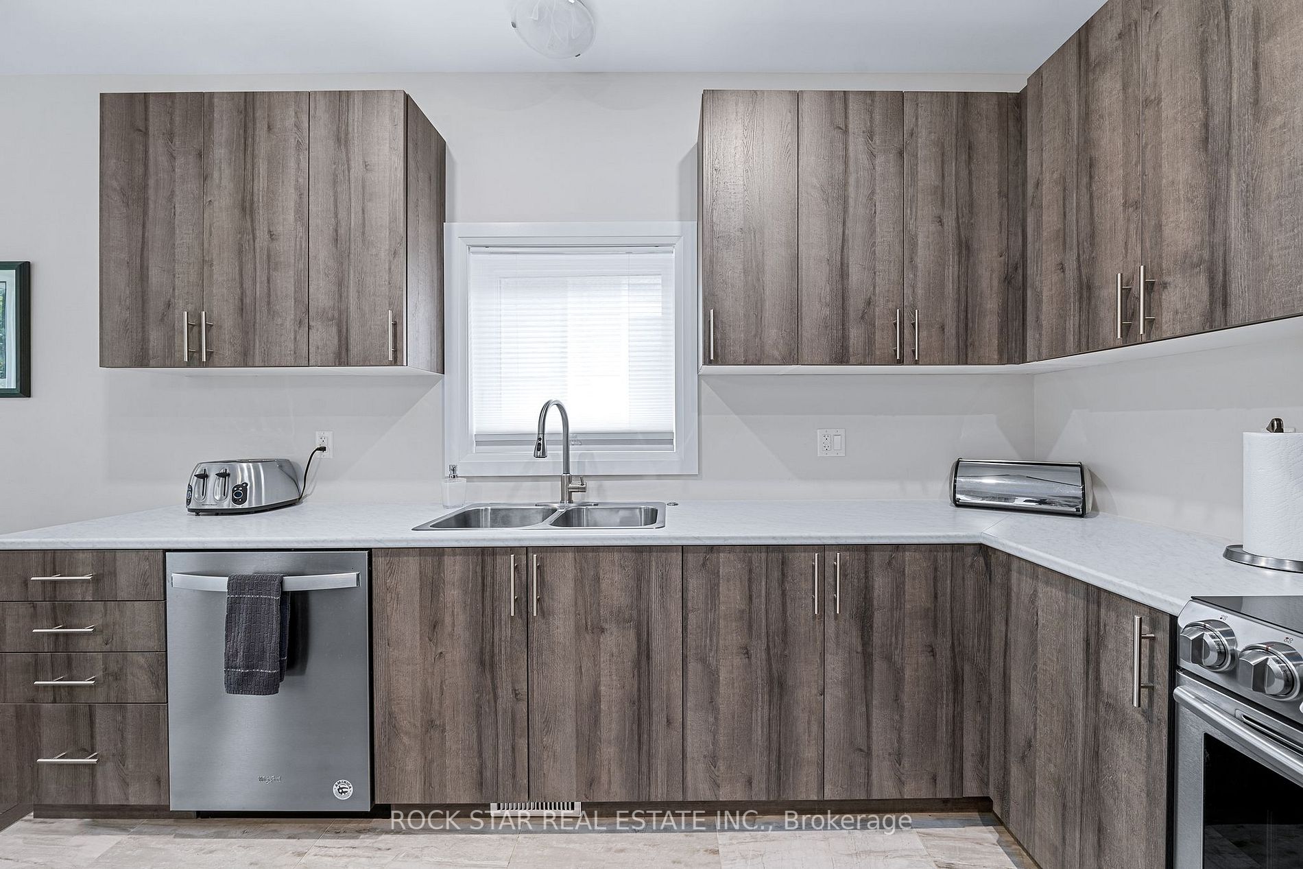 53 Elgin Street S