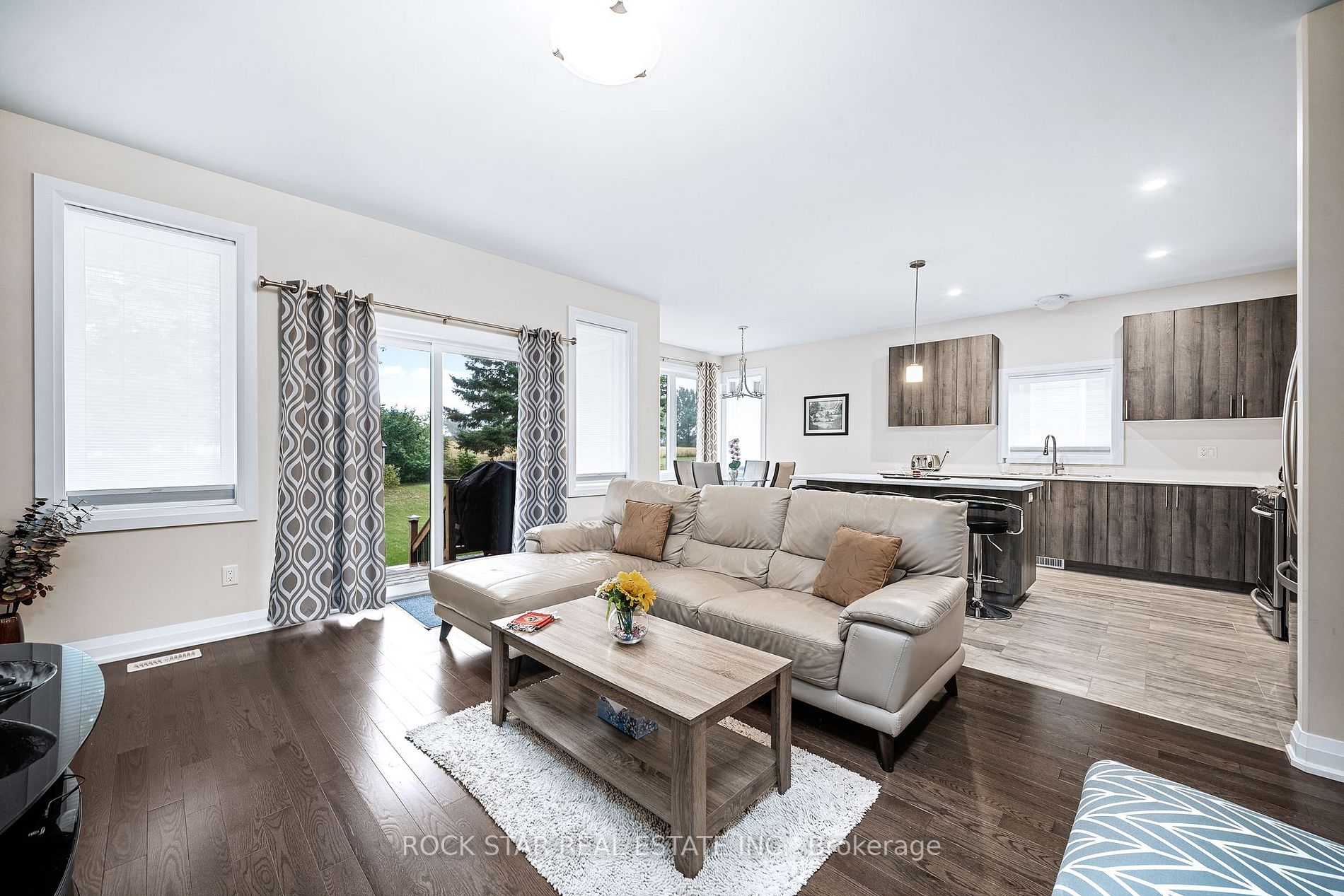 53 Elgin Street S