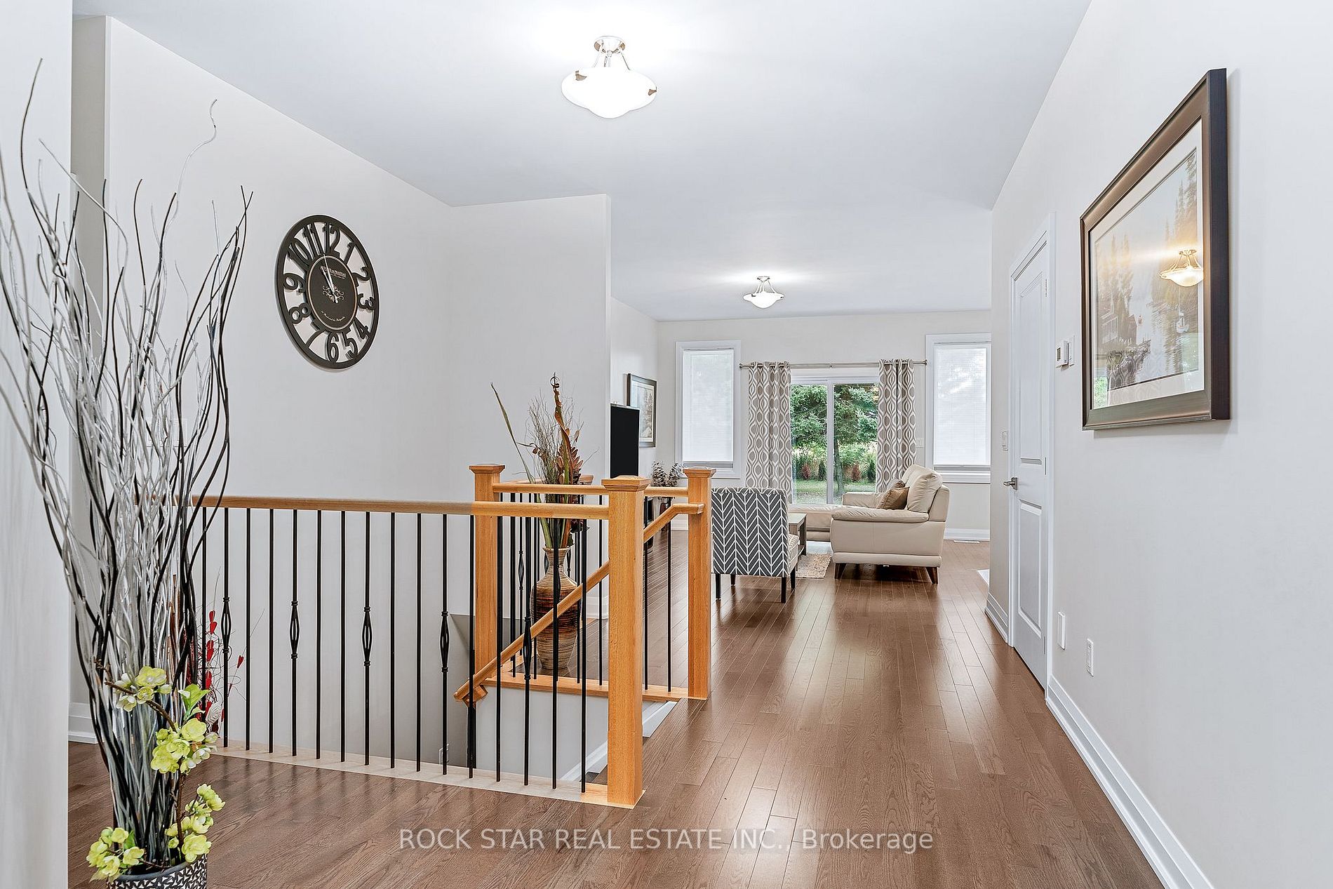 53 Elgin Street S