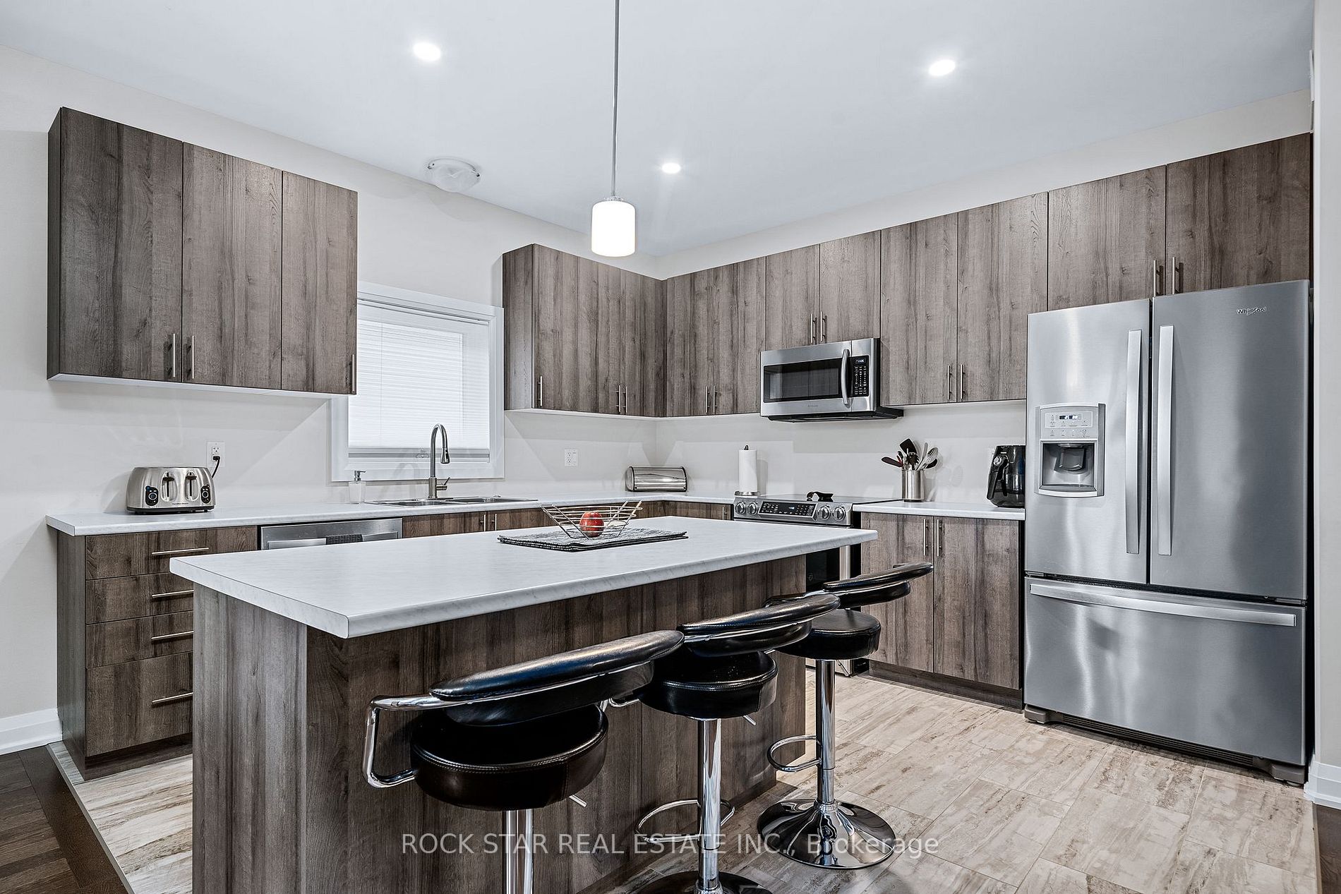 53 Elgin Street S
