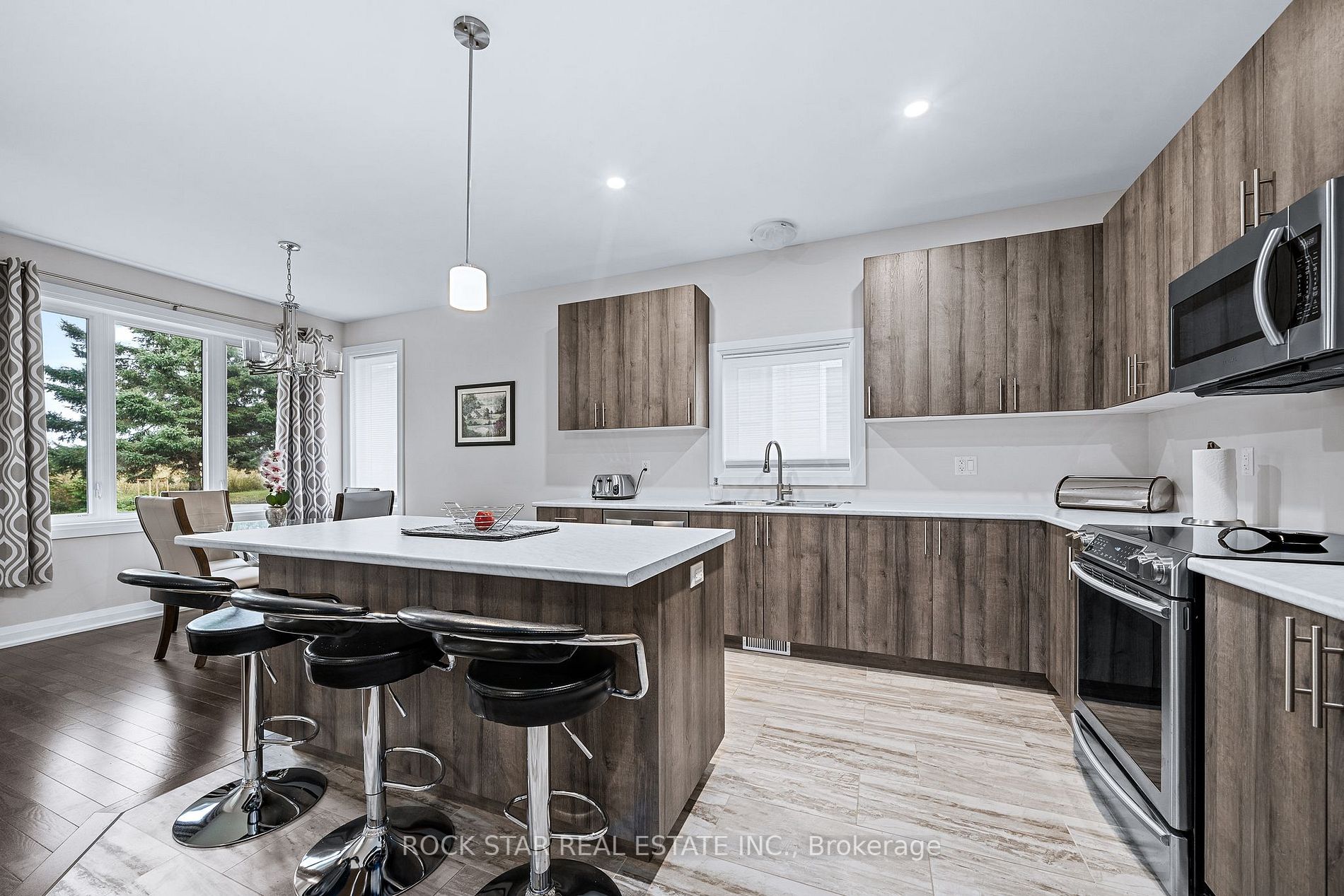 53 Elgin Street S