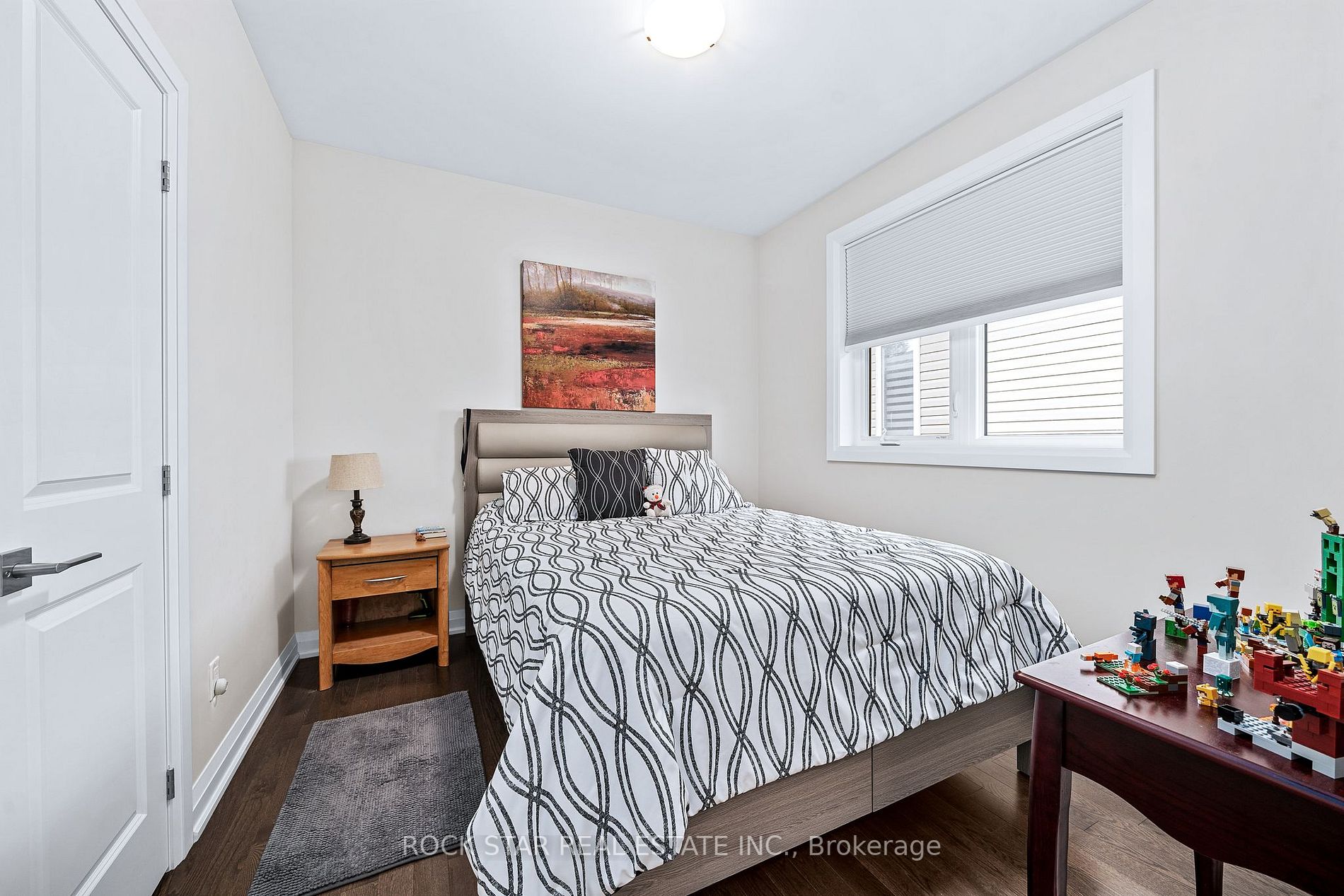 53 Elgin Street S