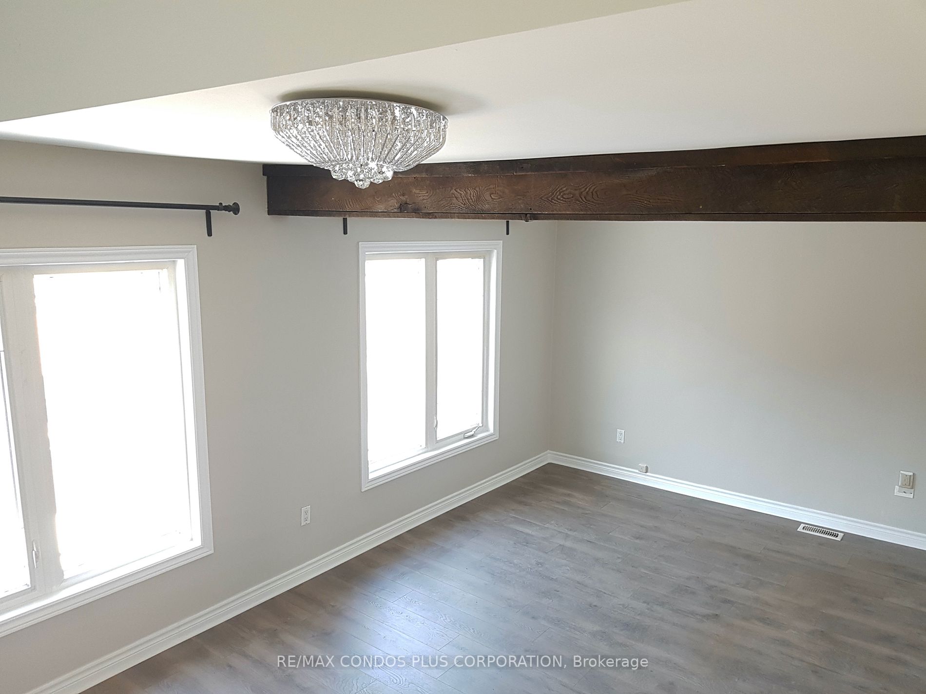 209 Rosslyn Avenue S