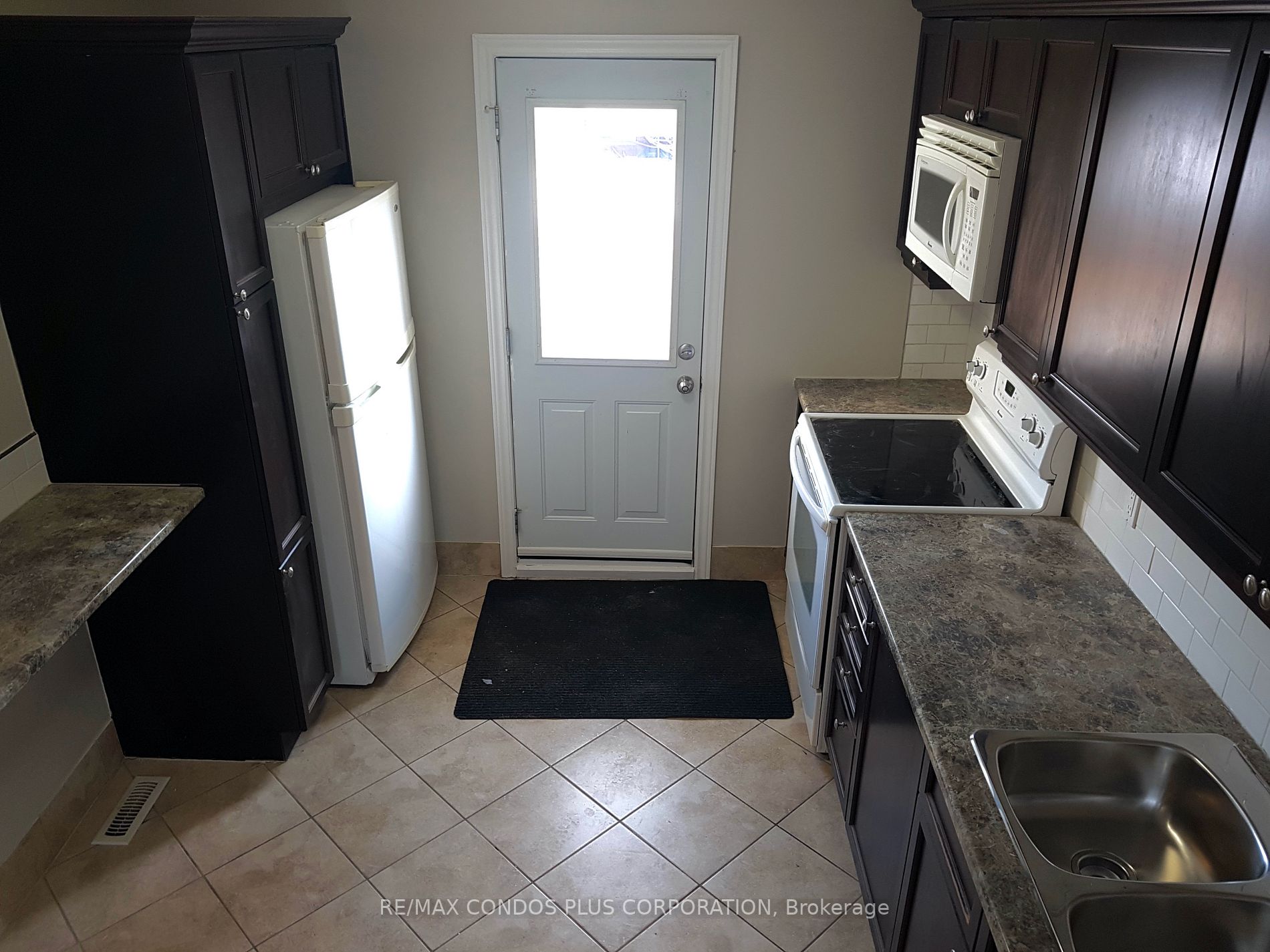 209 Rosslyn Avenue S