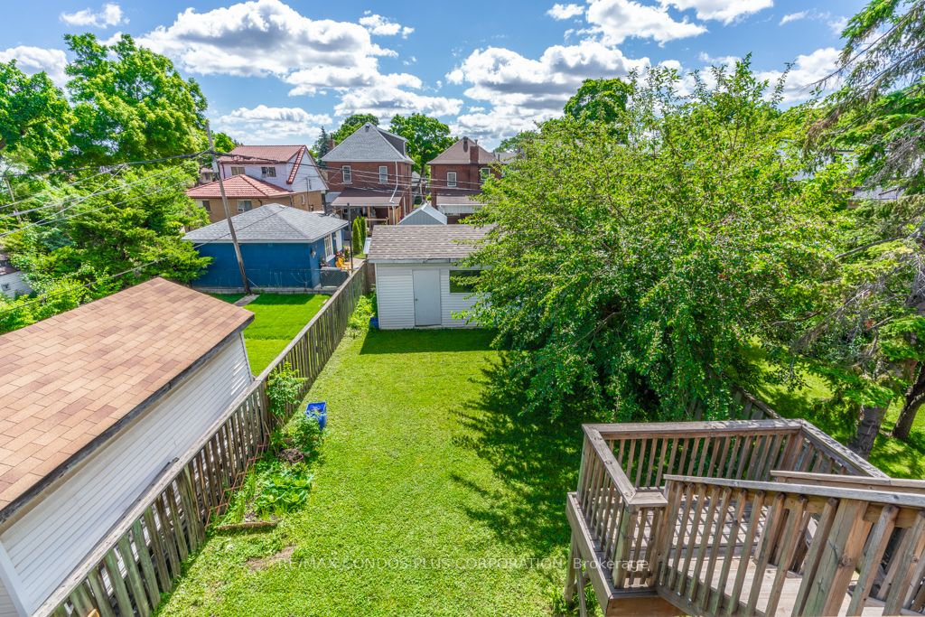 209 Rosslyn Avenue S