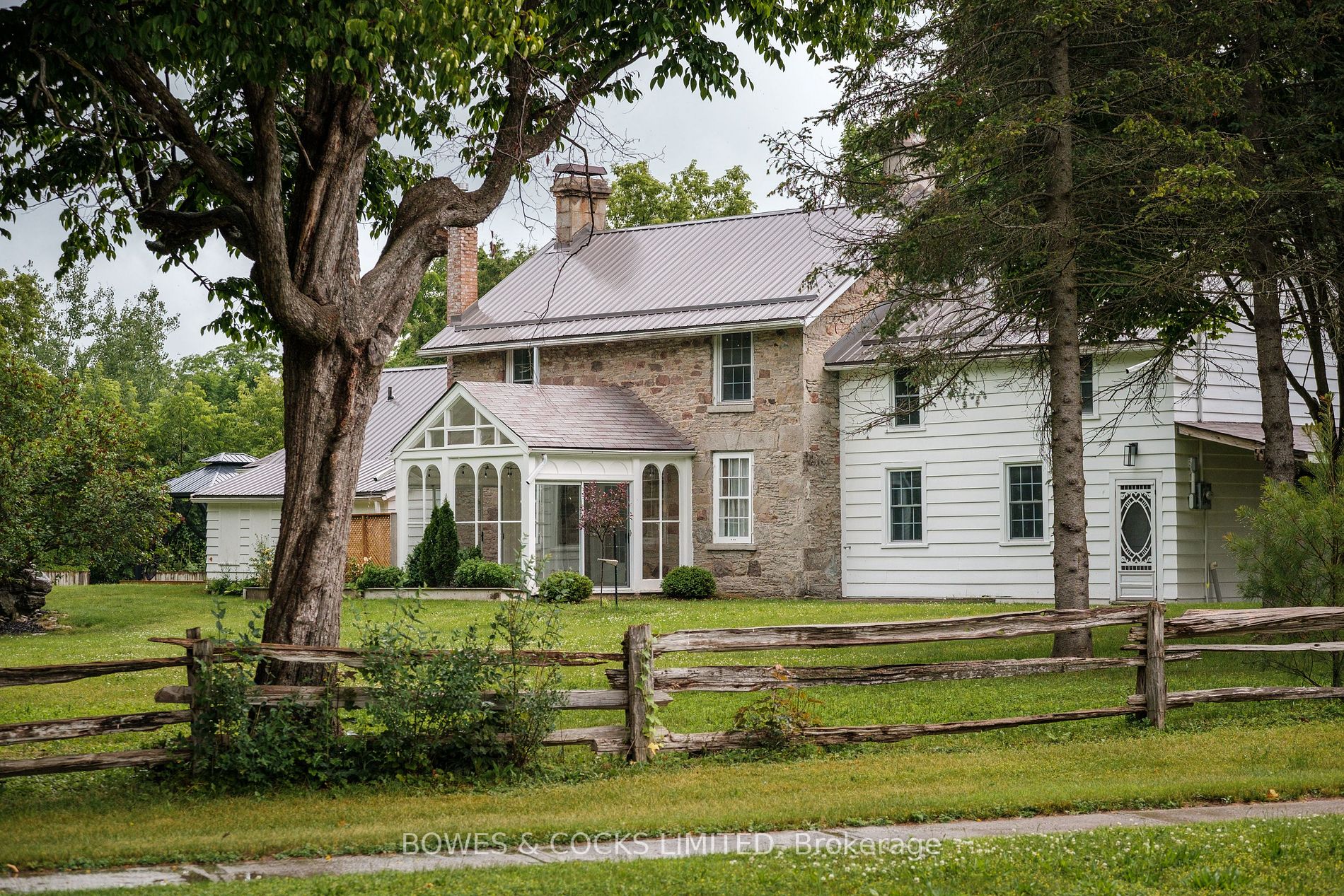 44 Bridge St