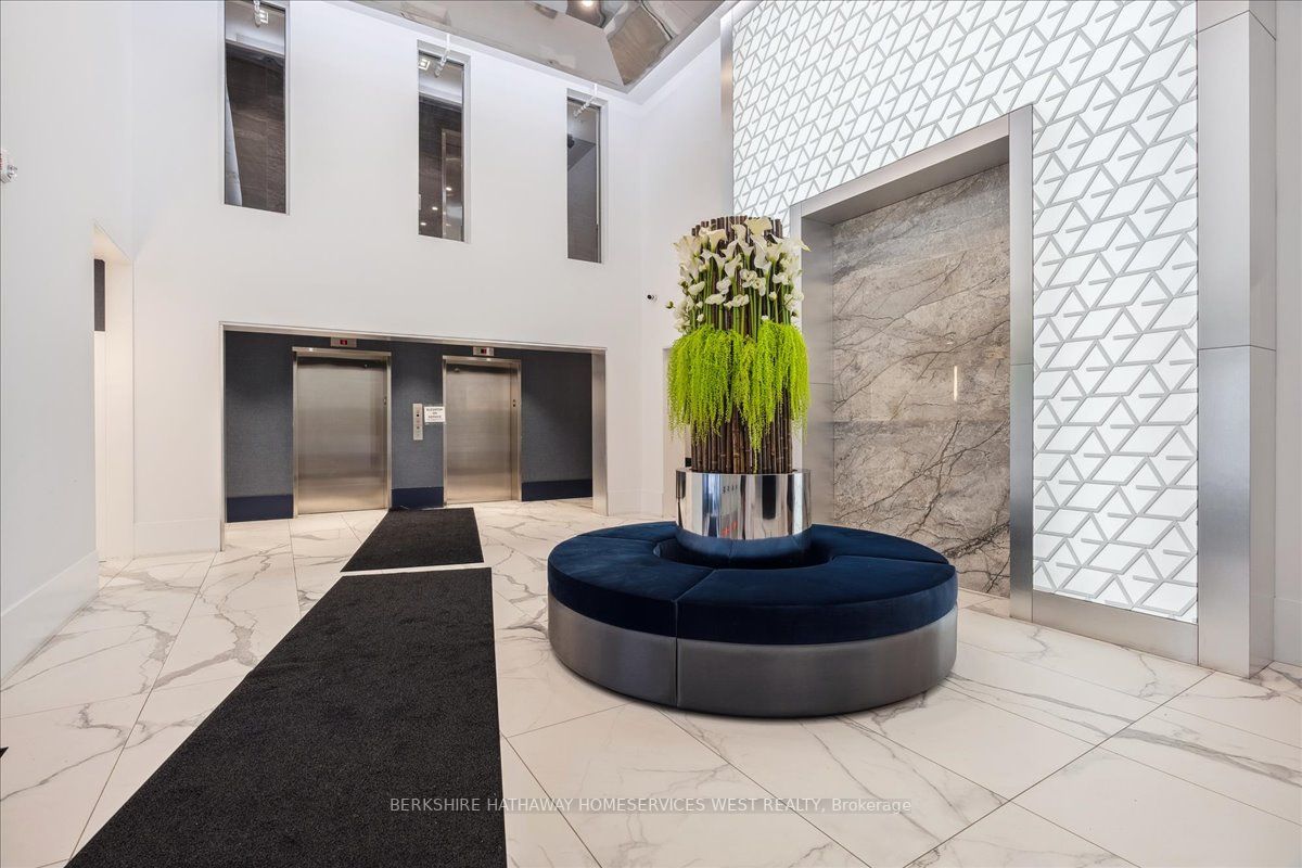 16 Concord Pl, #440