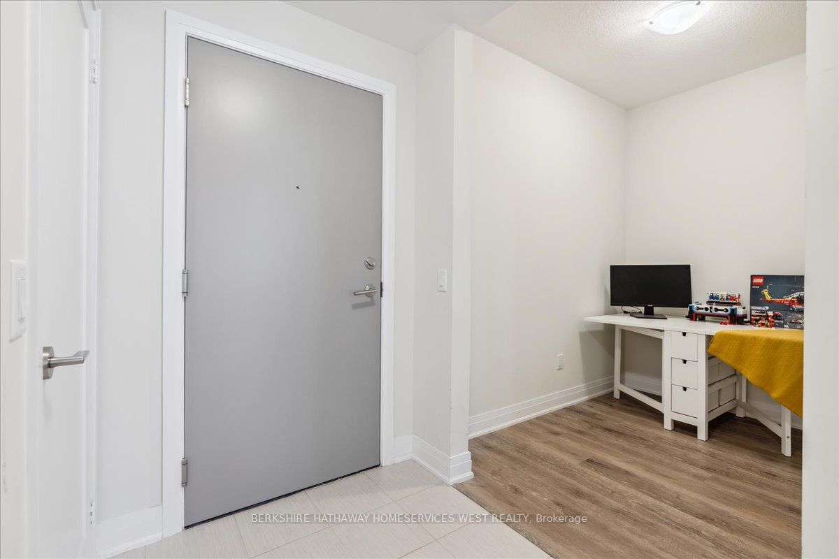 16 Concord Pl, #440