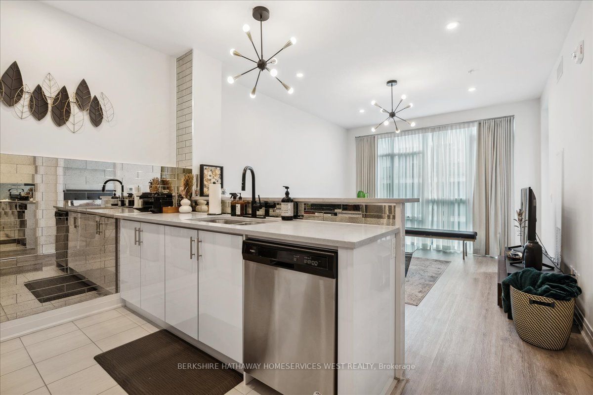 16 Concord Pl, #440