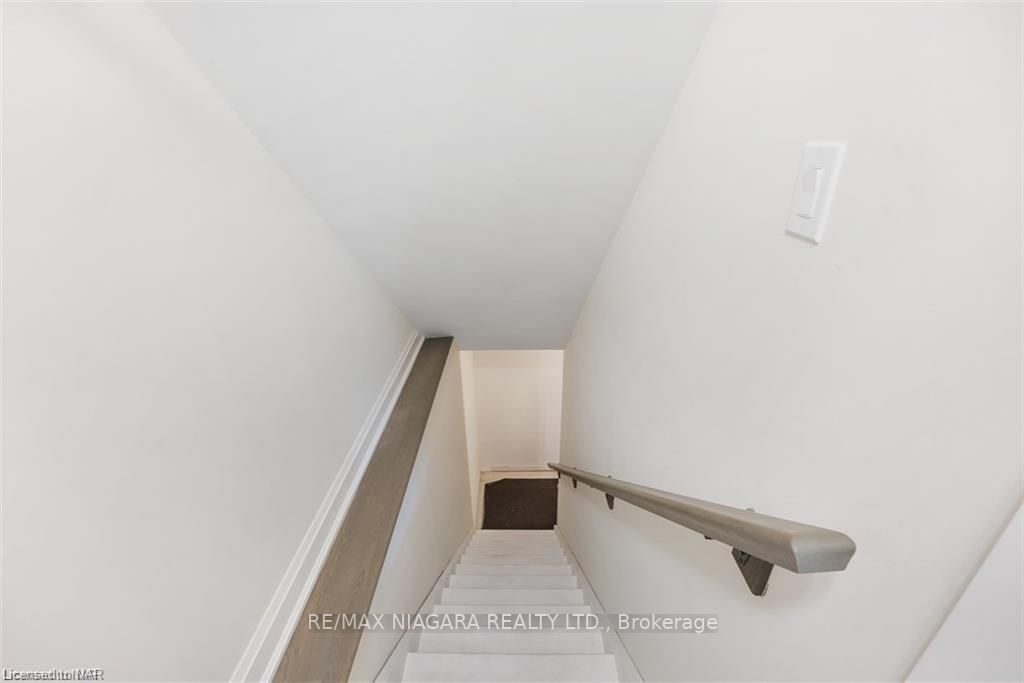 77 B Broadway Ave