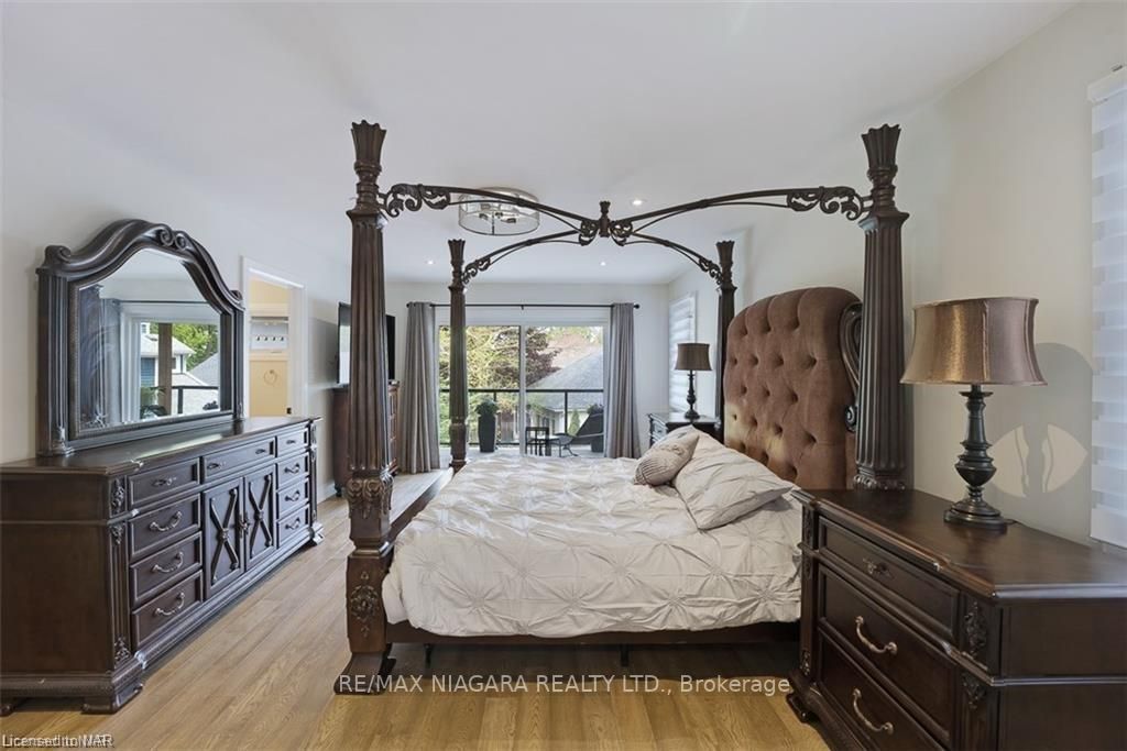 77 B Broadway Ave